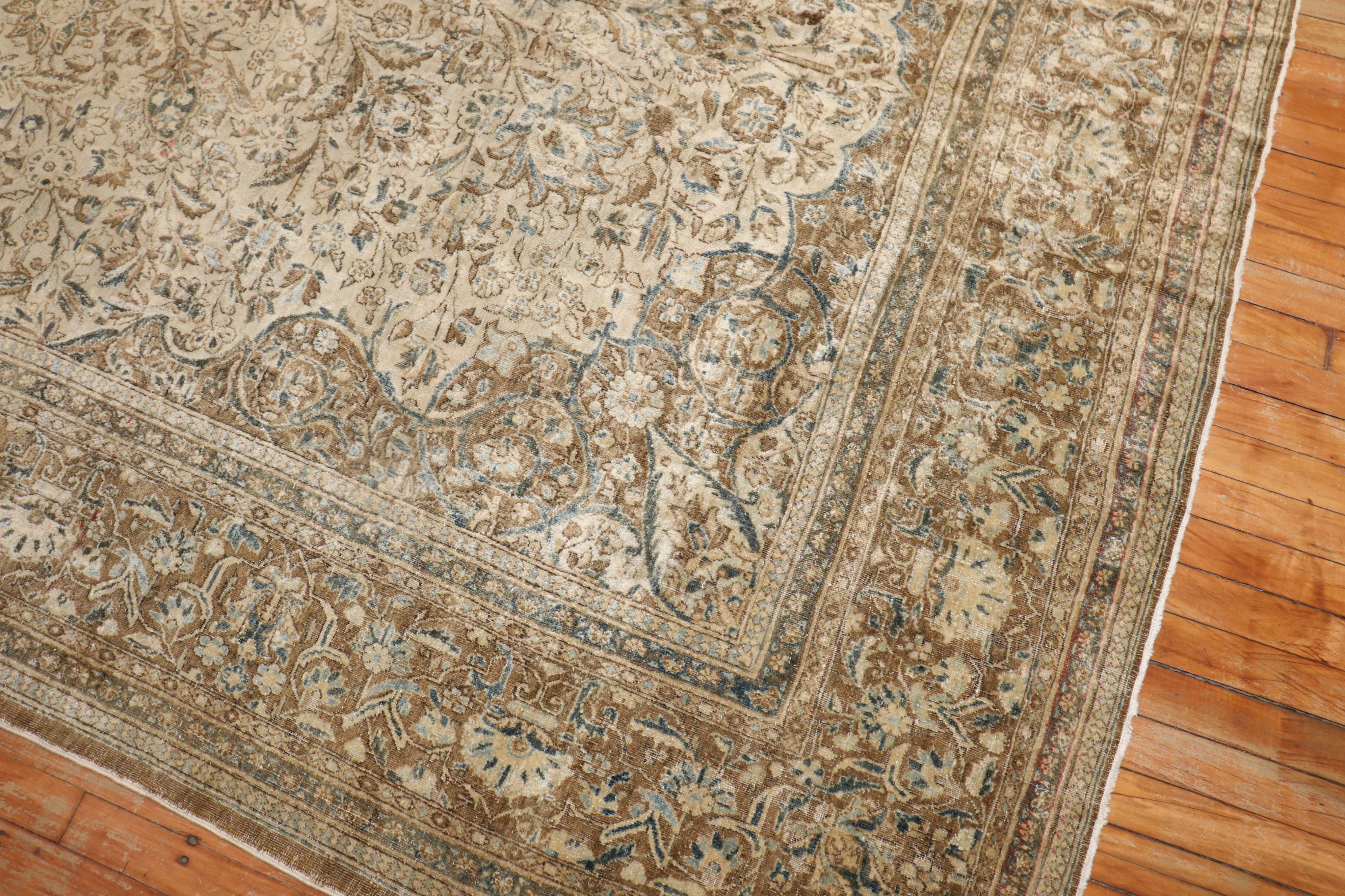 Antique Neutral Persian Kashan Rug In Good Condition For Sale In New York, NY