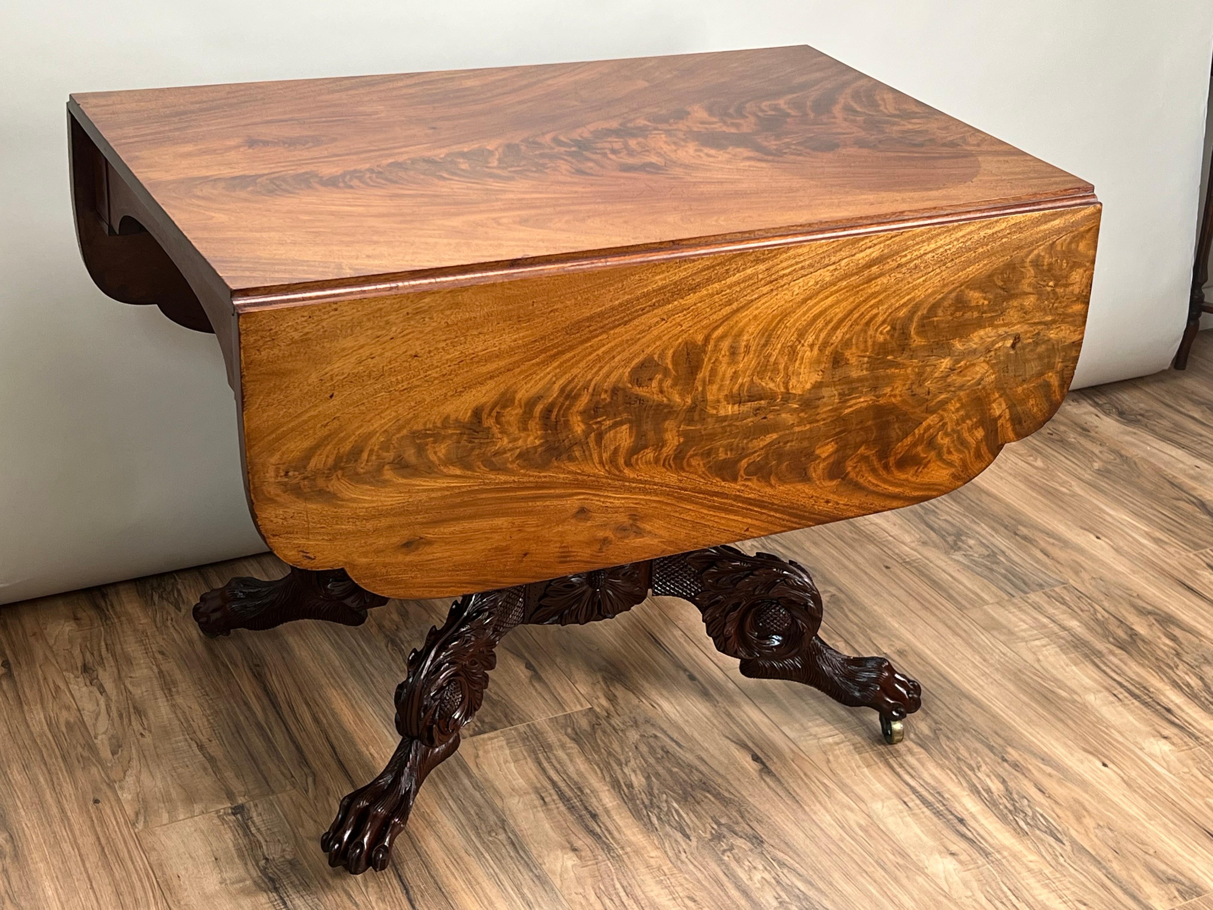 Fédéral Ancienne table à abattant en acajou de la période fédérale de New York A.I.C. c. 1830 en vente