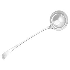 Antico mestolo da zuppa Newcastle in argento sterling con motivo inglese antico