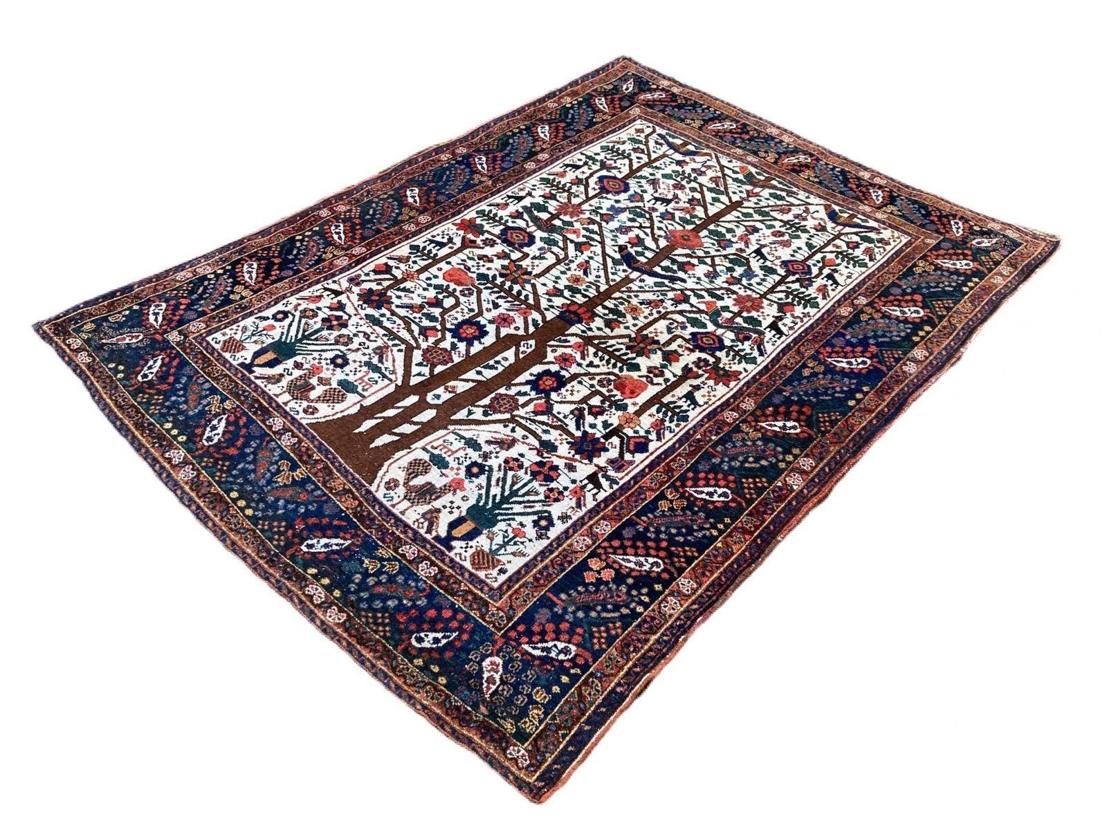 Antique Neyriz Rug 2.02m X 1.54m In Good Condition For Sale In St. Albans, GB