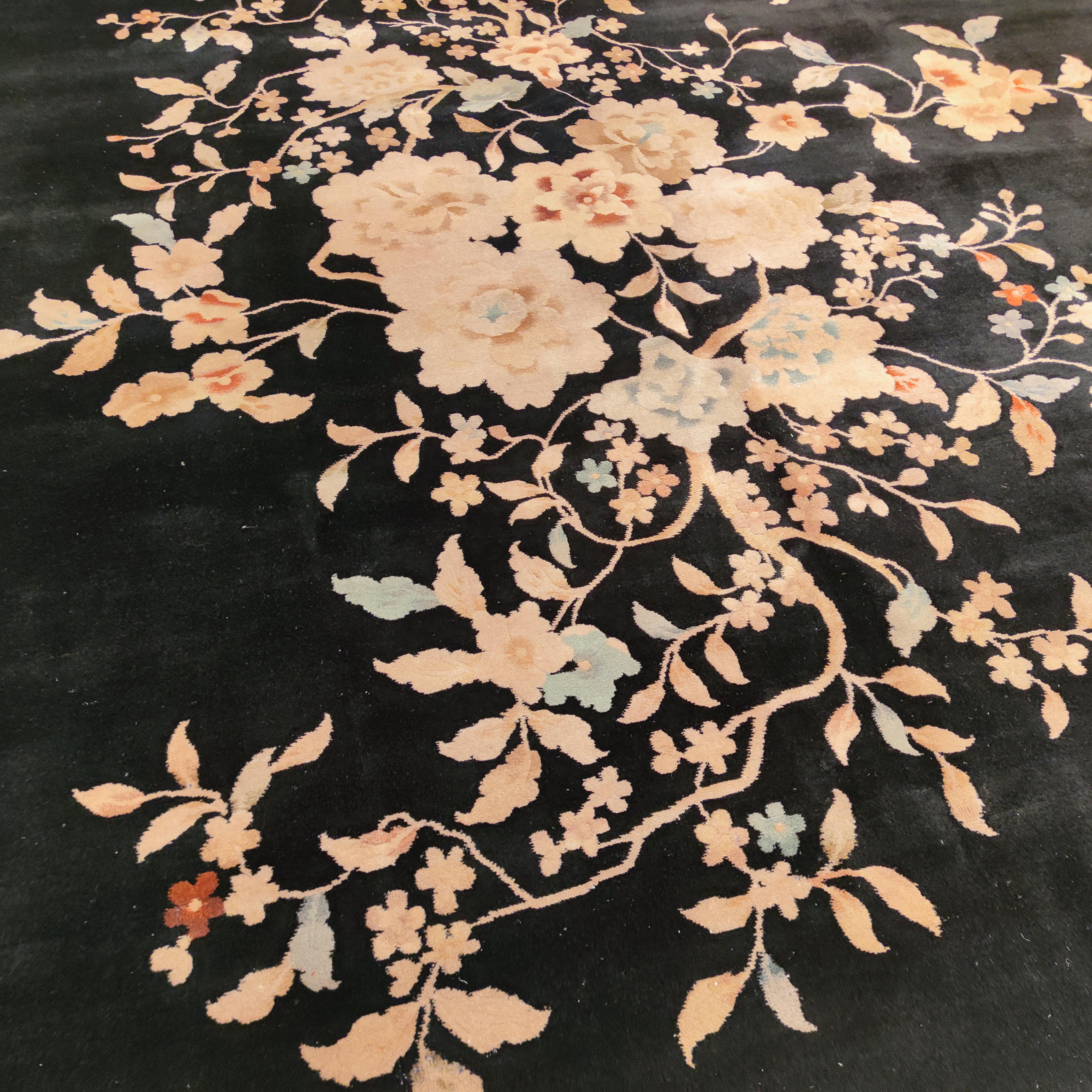 Antique Nichols & Co. Black Art Deco Chinese Rug In Excellent Condition For Sale In Milan, IT