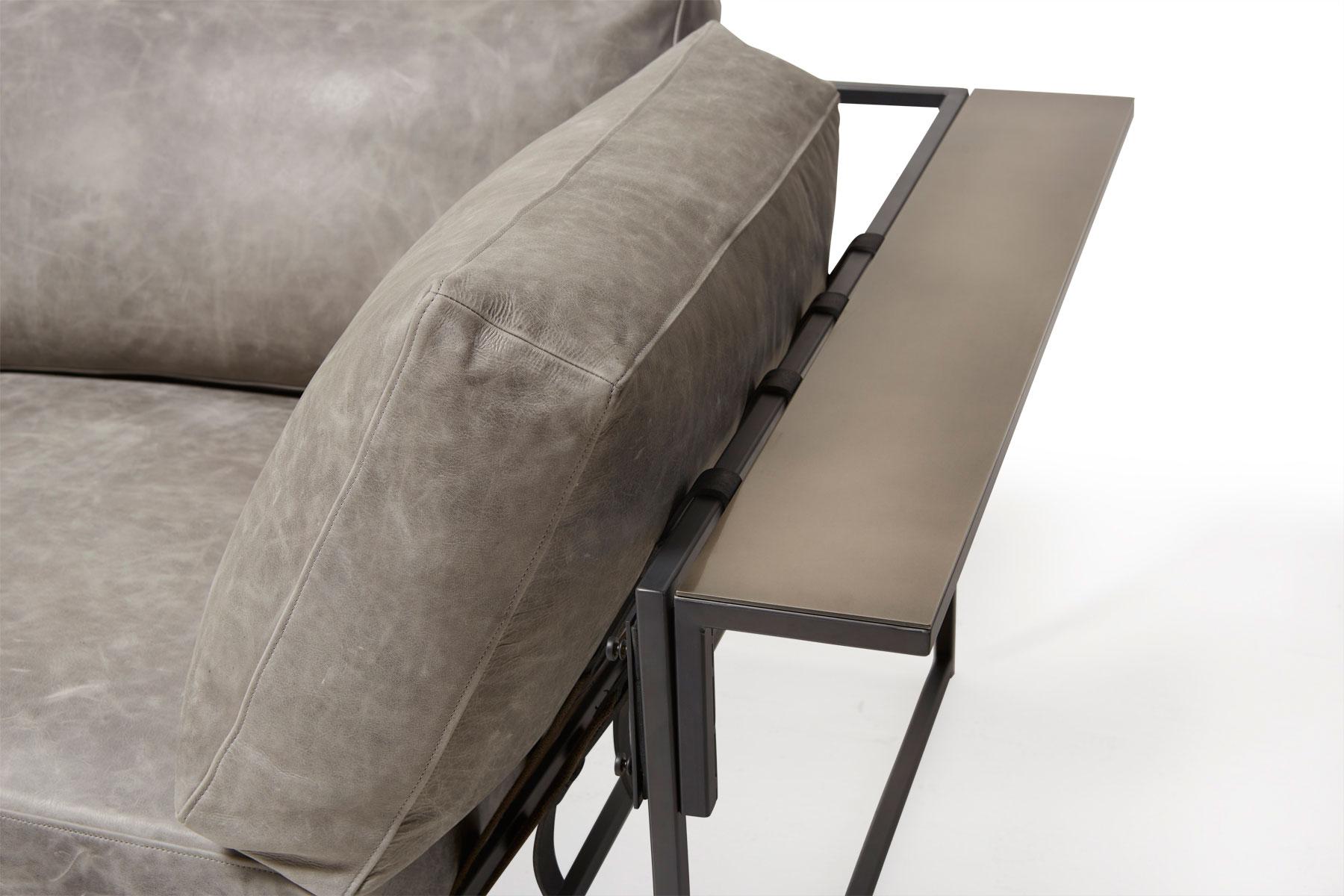 Antiker Ohrtisch aus Nickel und Holzkohle mit Pulverbeschichtung (Moderne) im Angebot