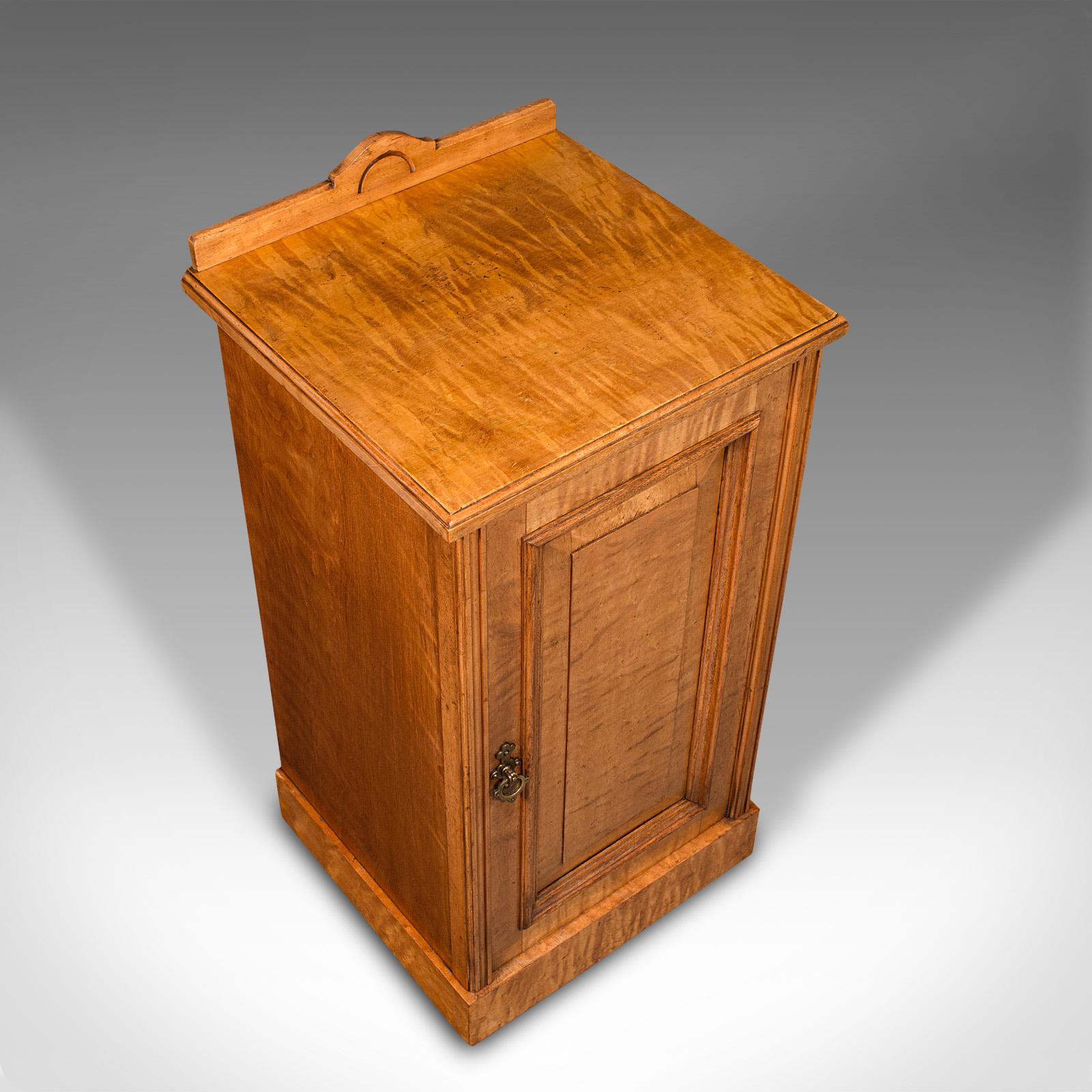 Table de nuit antique cossaise, bois de satin, armoire, armoire  pots, victorienne, 1890 en vente 1