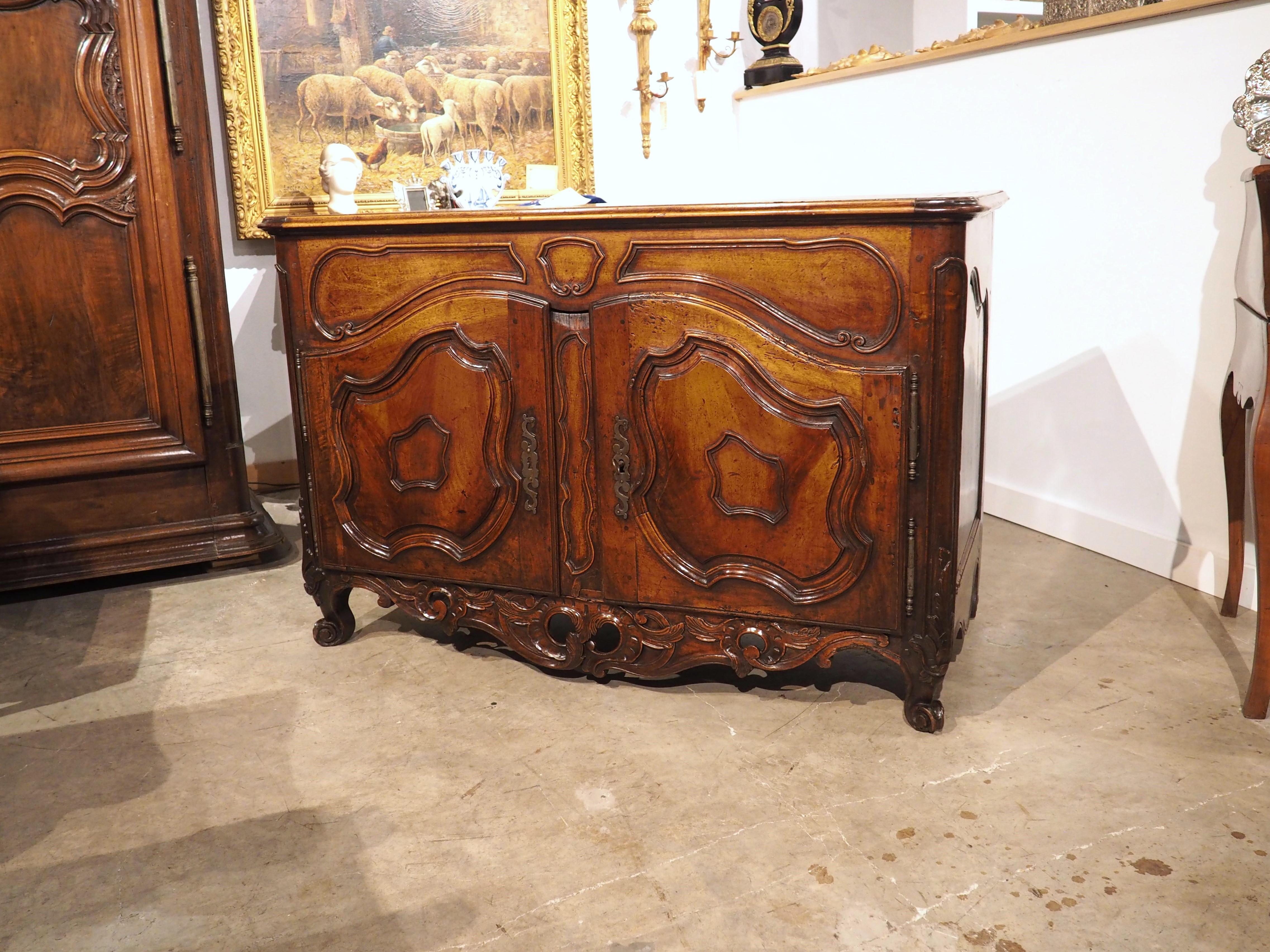Antique Nimoise Buffet in Carved Walnut, Provence France, Circa 1750 For Sale 4