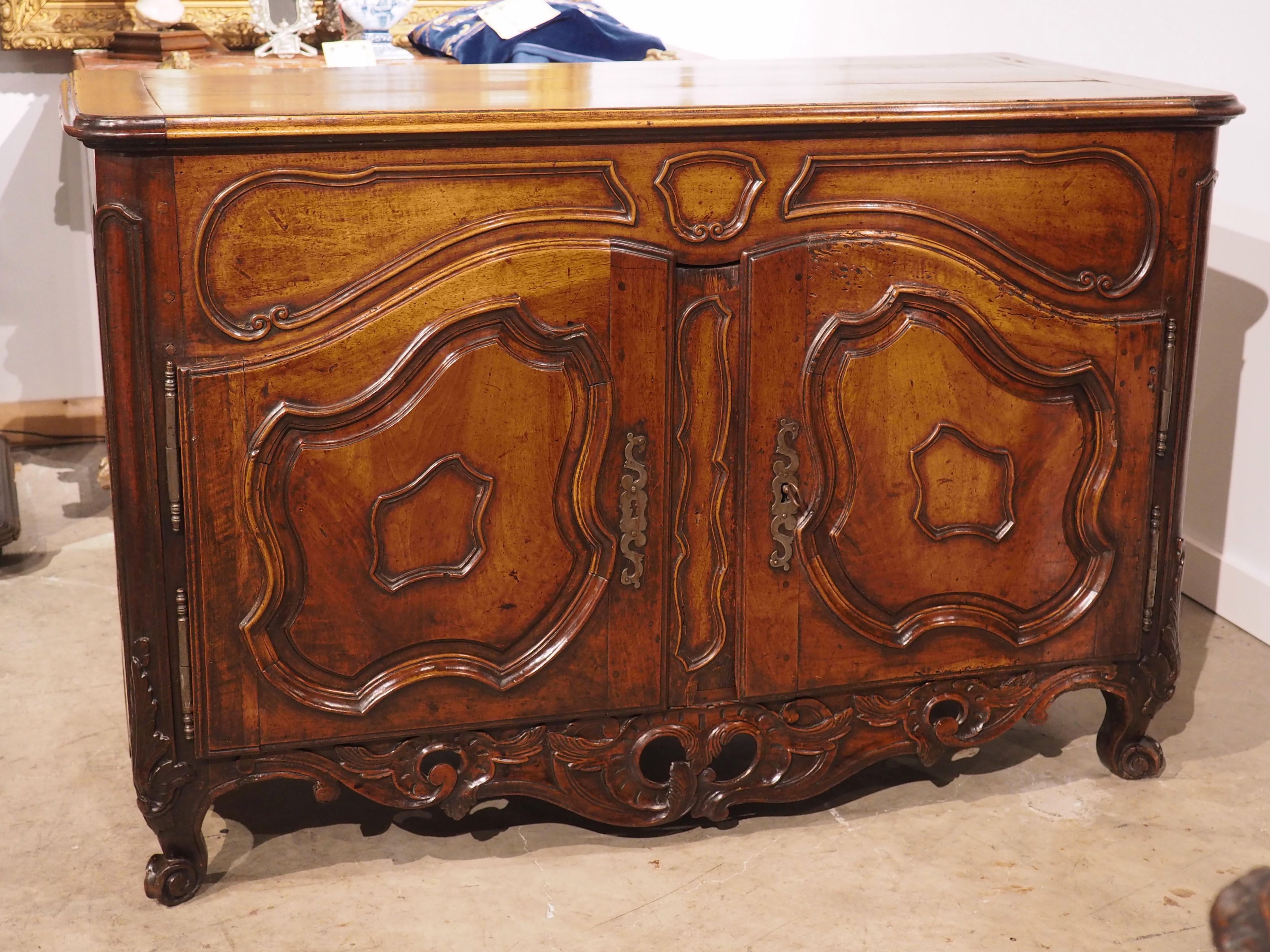 Antique Nimoise Buffet in Carved Walnut, Provence France, Circa 1750 For Sale 9