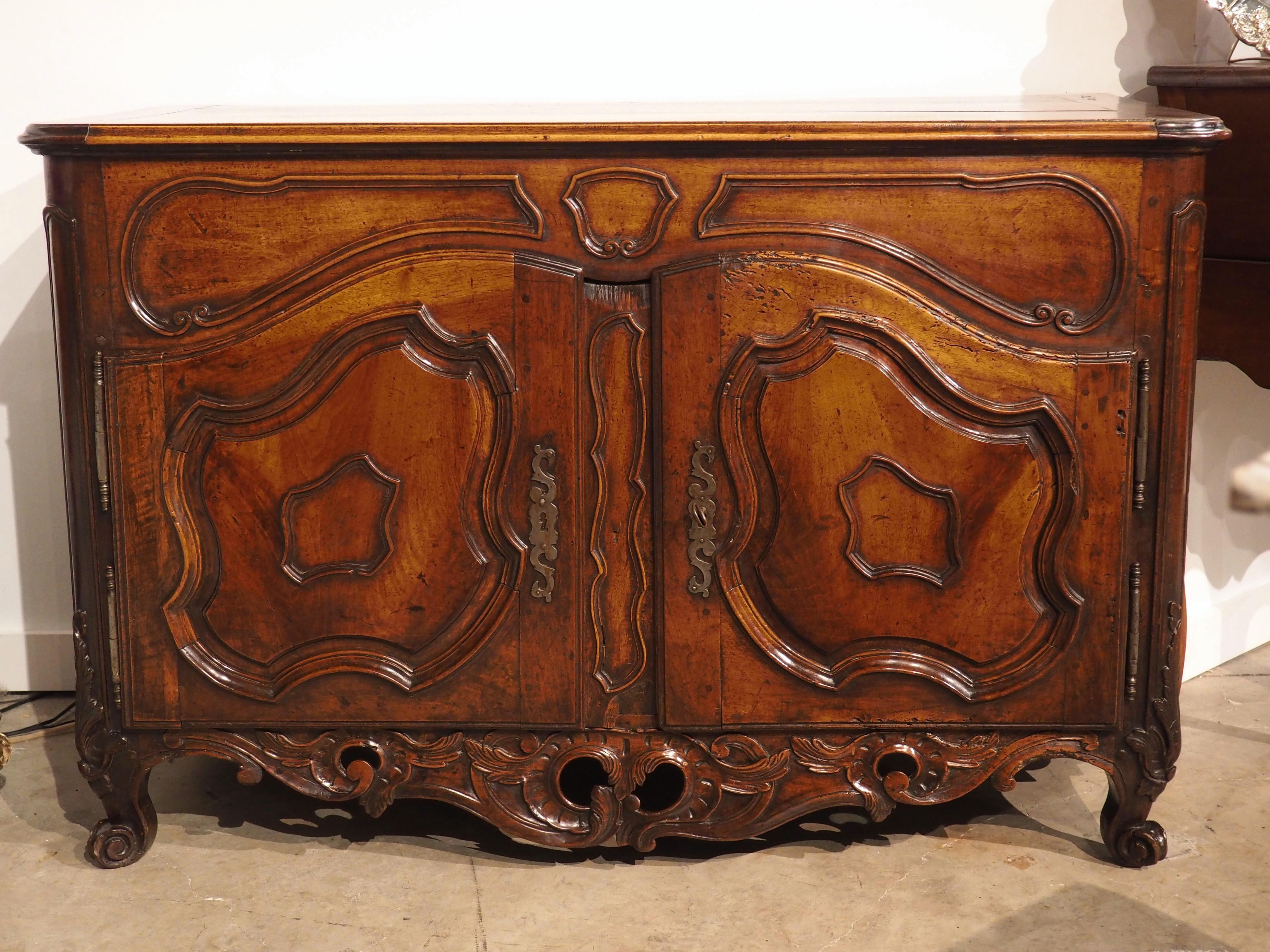Antique Nimoise Buffet in Carved Walnut, Provence France, Circa 1750 For Sale 10