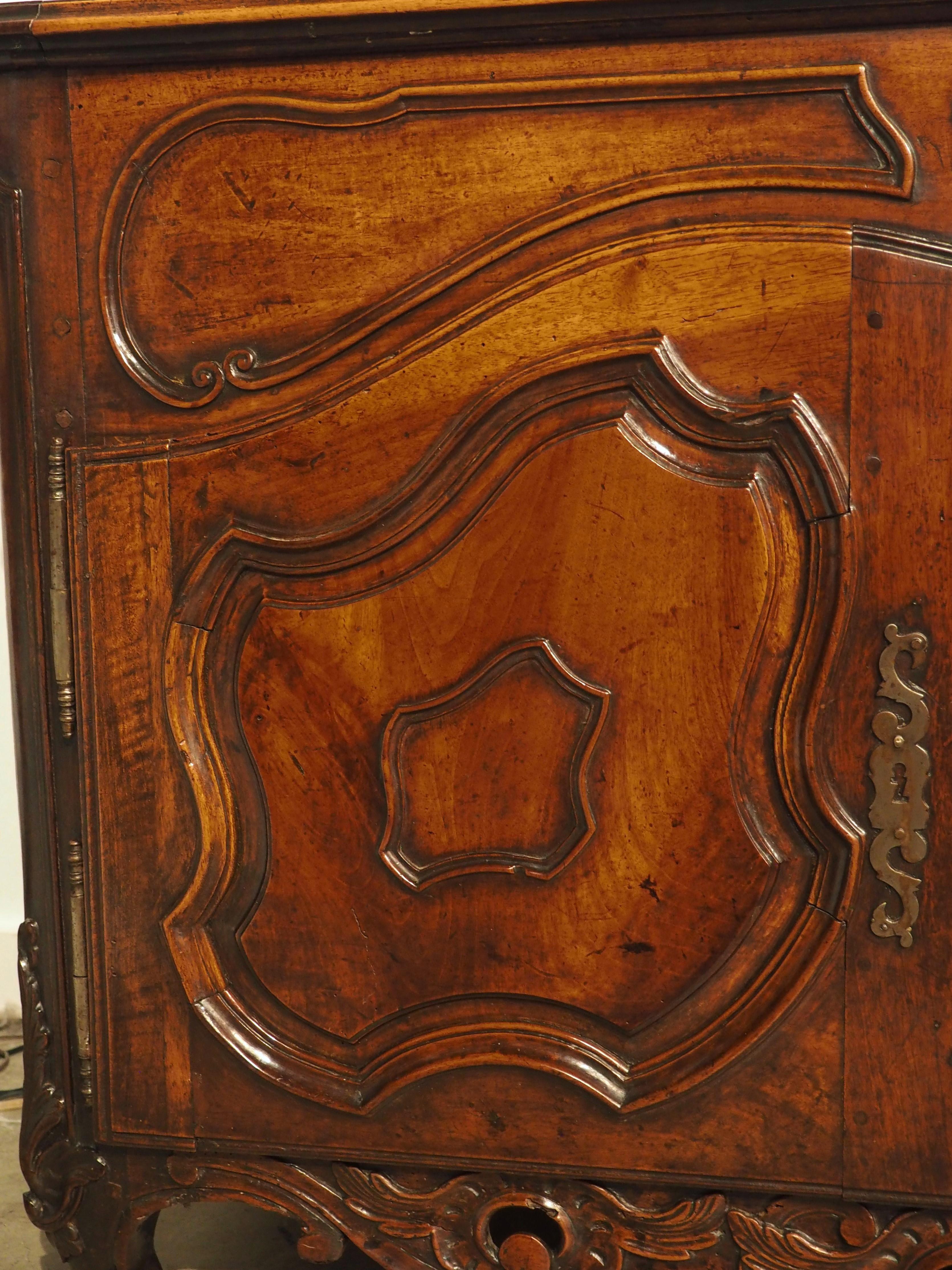 Hand-Carved Antique Nimoise Buffet in Carved Walnut, Provence France, Circa 1750 For Sale