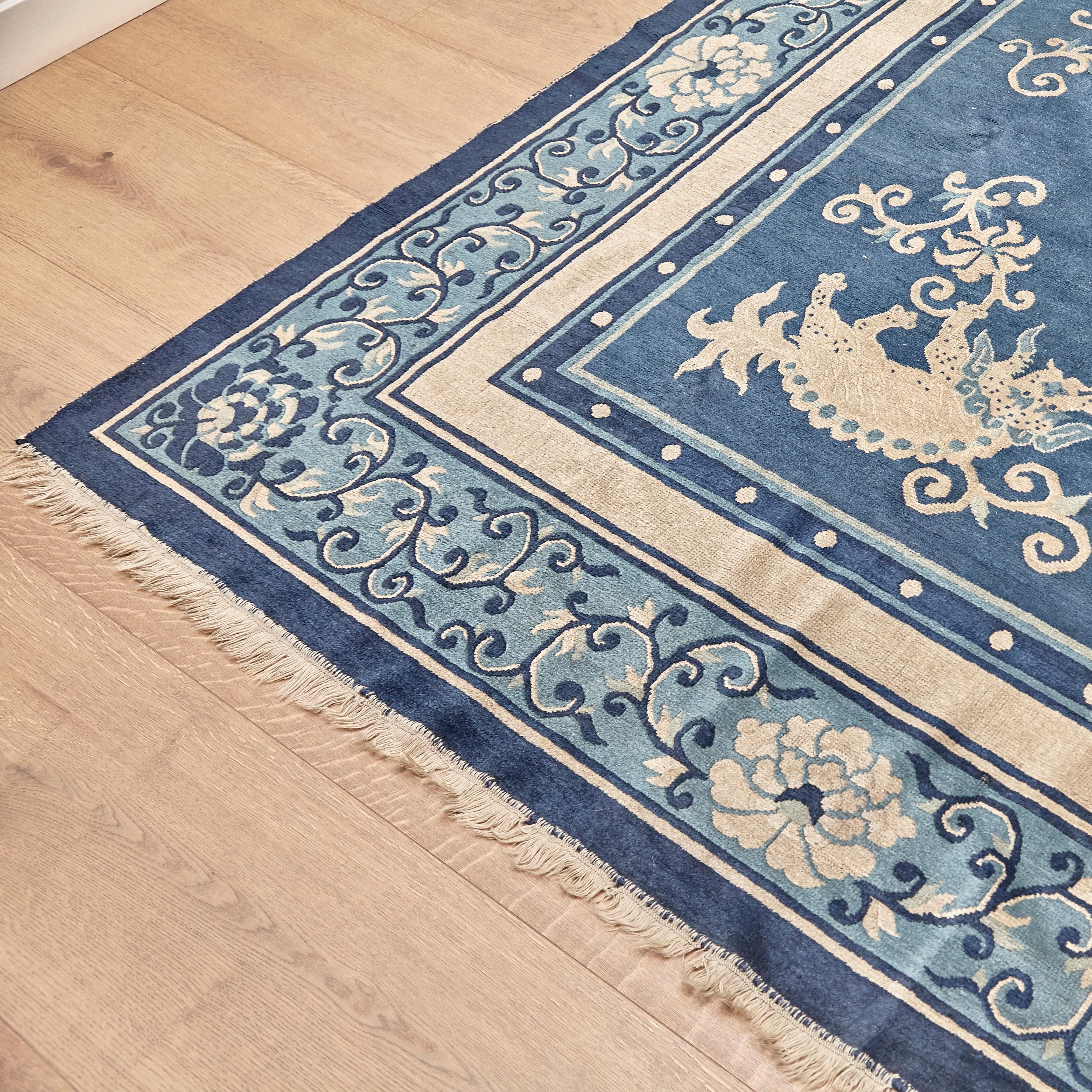 Antique Ningshia from China made in circa 1890 

In original condition and some wear consistent of age and use.

This rug is been restaured as we show on the photos.

Hand knotted wool 

Measures: 382 x 526 cm.