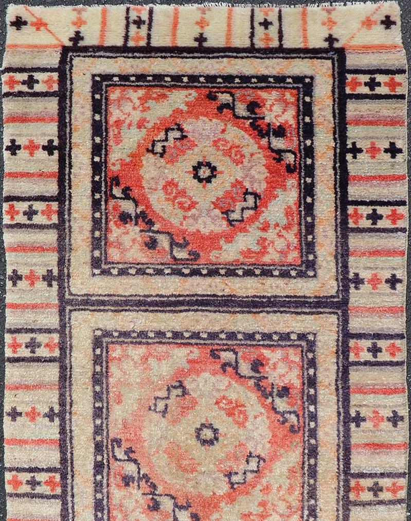 19th Century Antique Ningxia Chinese Rug with Medallion Design 2'5 x 5'8 For Sale