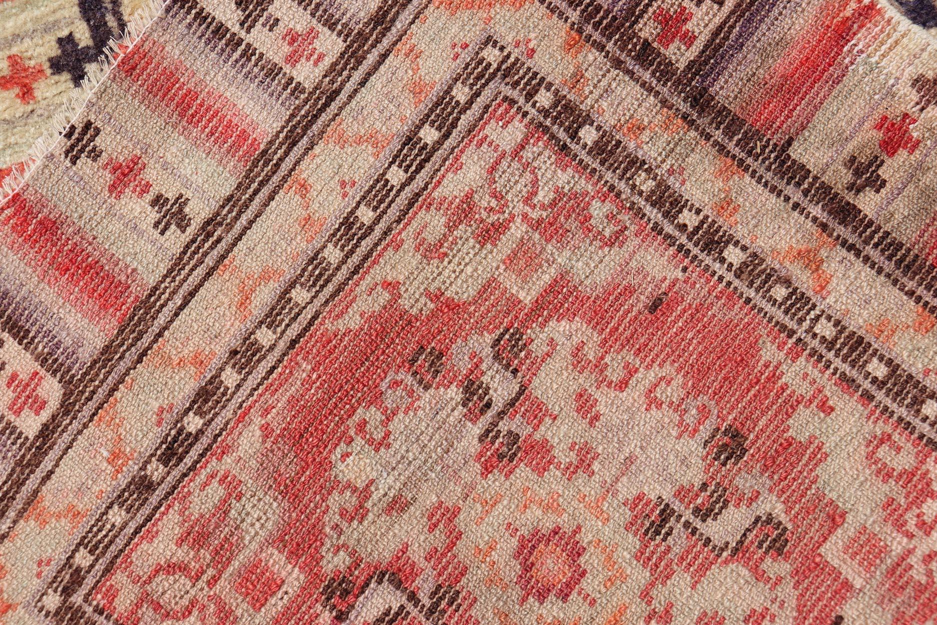 Antique Ningxia Chinese Rug with Medallion Design 2'5 x 5'8 For Sale 2