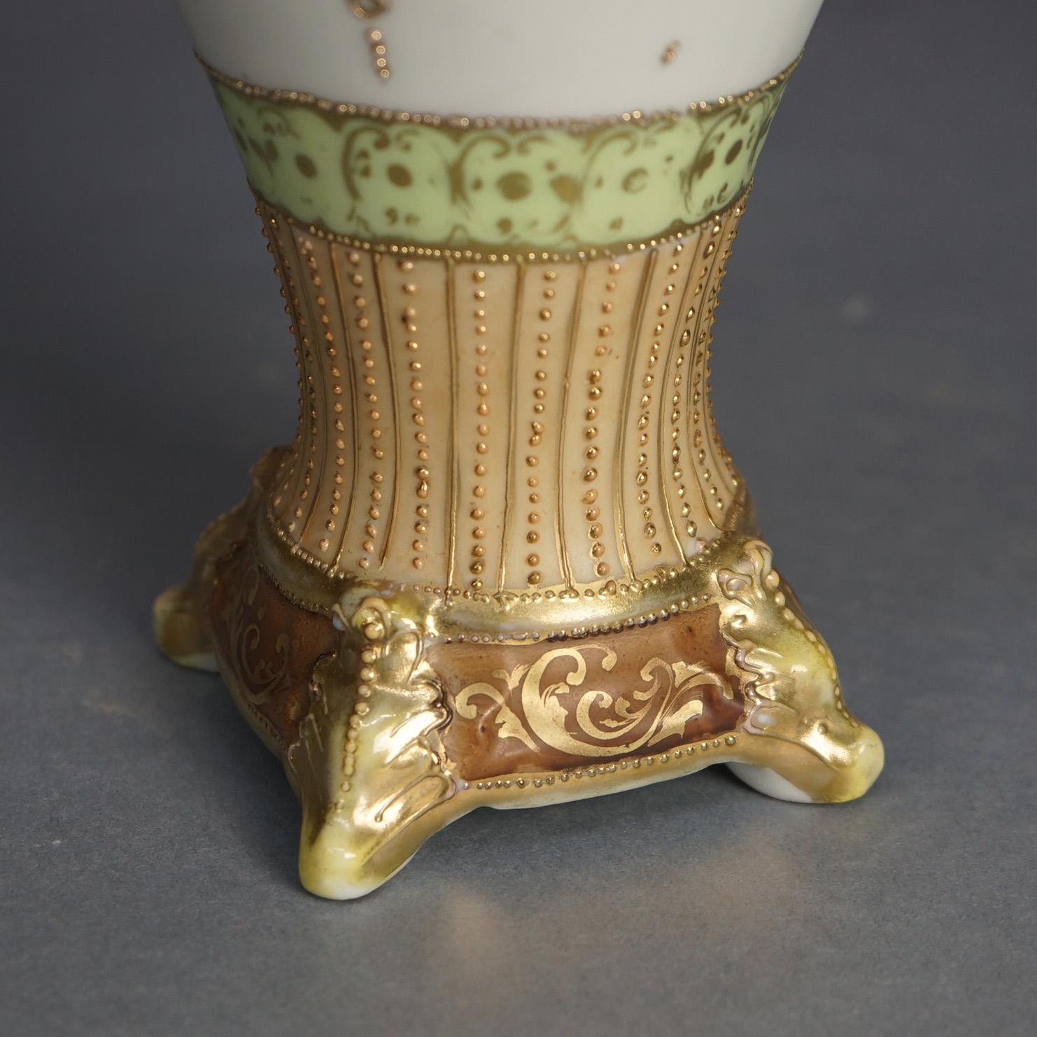 XX secolo Antico vaso in porcellana Nippon smaltato a mano e dorato con scena di lago, C1920 in vendita