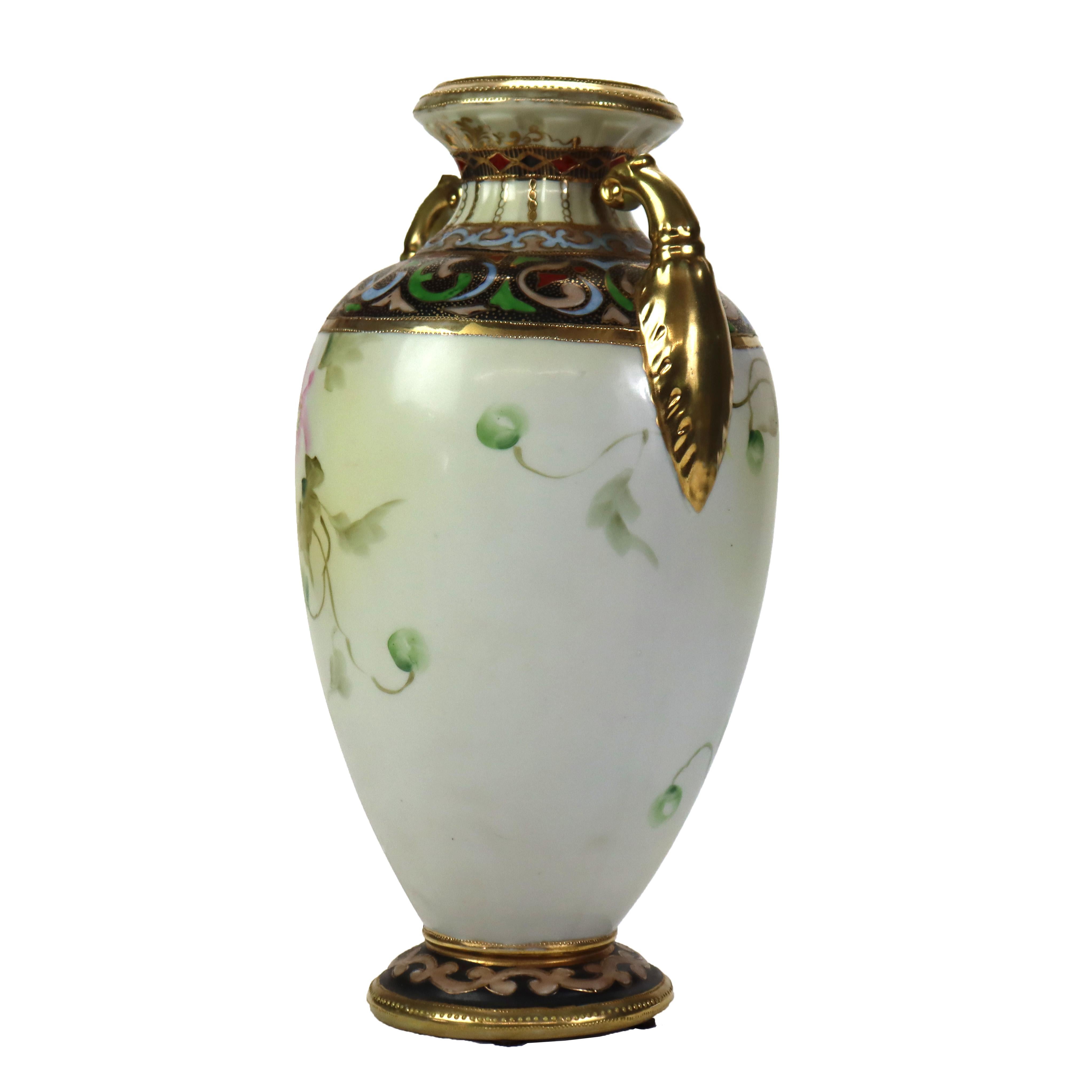 Vase ancien en porcelaine fleurie peinte à la main Nippon signé C1920 en vente 5