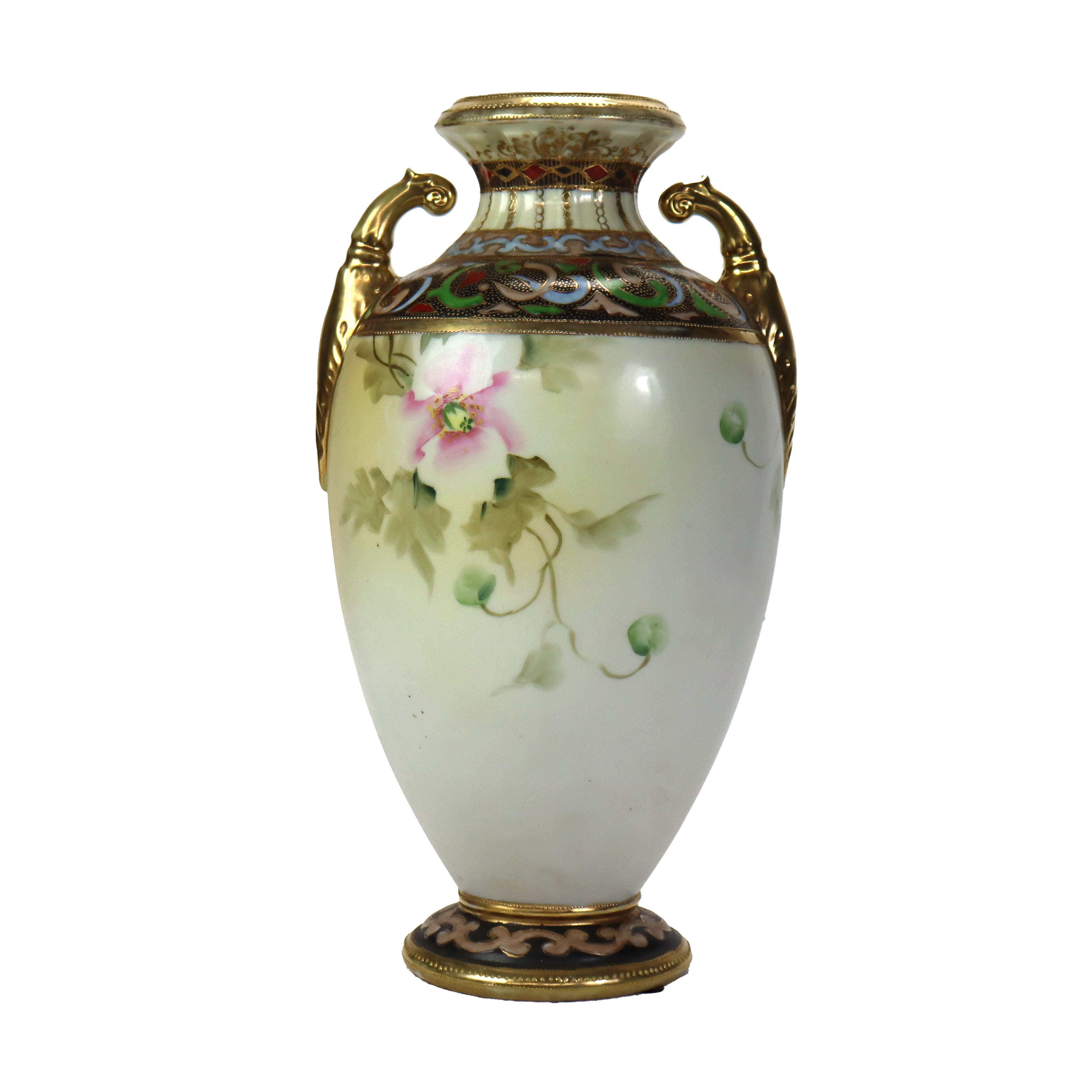 Vase ancien en porcelaine fleurie peinte à la main Nippon signé C1920 en vente 2