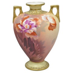 Antico vaso Nippon in porcellana dipinta a mano con manici gemelli dorati, piccolo e floreale rosa