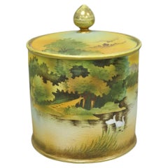 Pot à biscuits ancien en porcelaine peinte à la main "Tapisserie" de Nippon (lac et canard)