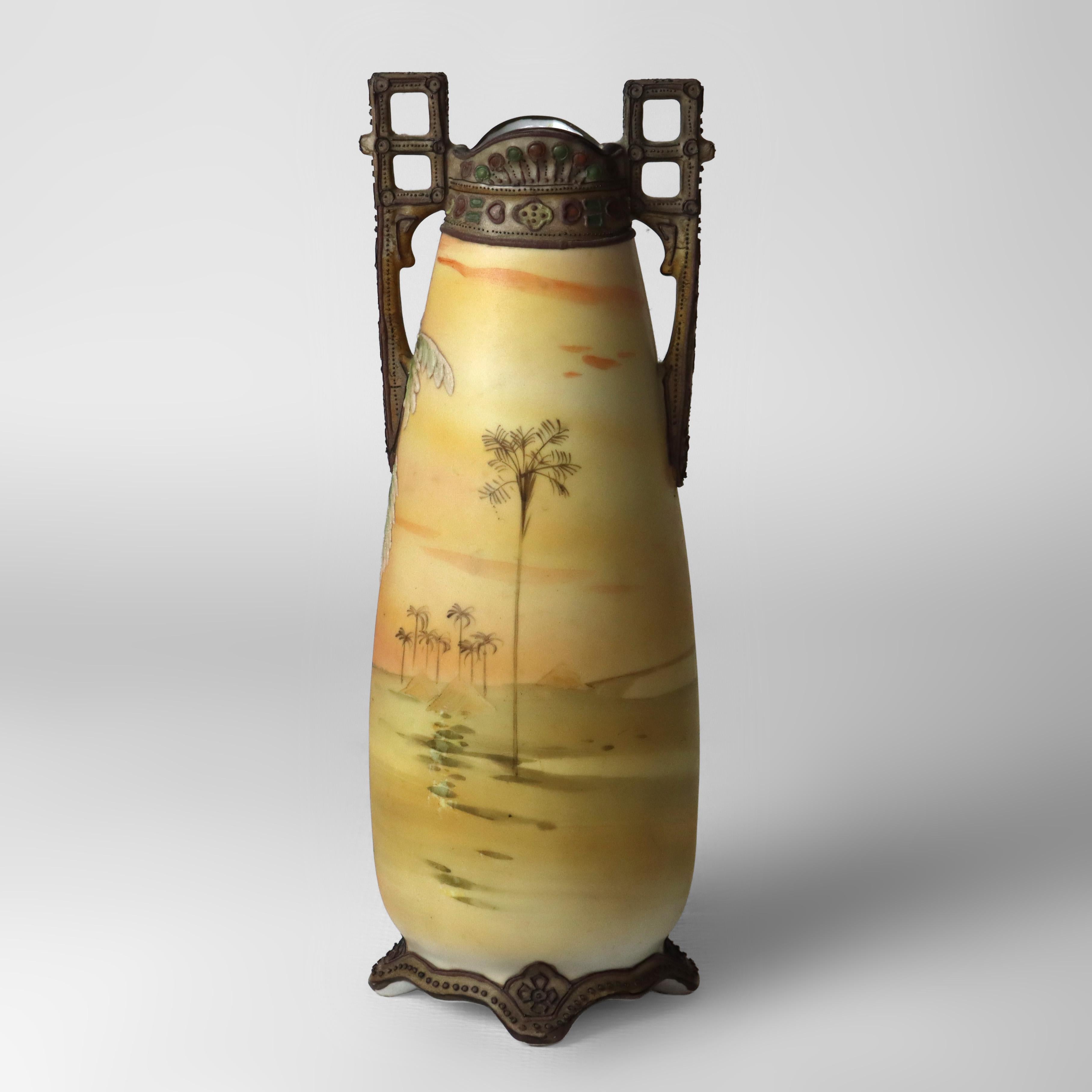 Ancien grand vase en porcelaine à thème persan Nippon Moriage signé C1920 en vente 1