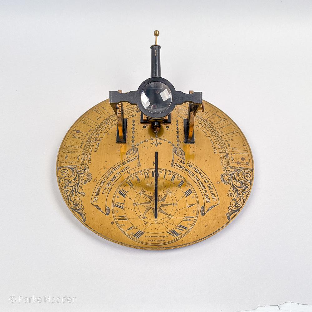 Métal Cadran solaire antique à canon Noon Day par Abercrombie & Fitch en vente