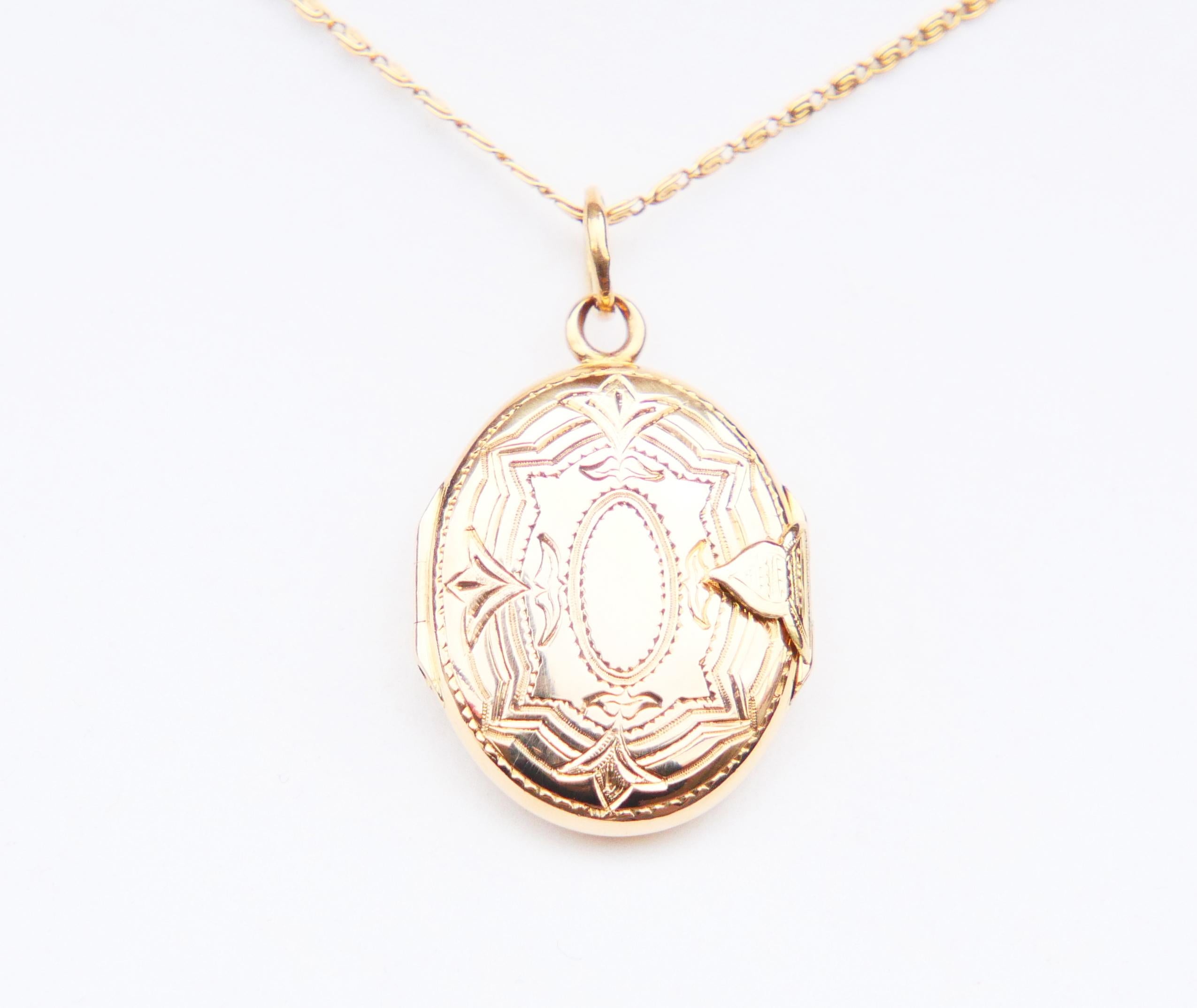 Arts and Crafts Antique Nordic Pendant Picture Locket oval solid 18K Yellow Gold/ 4.35gr For Sale