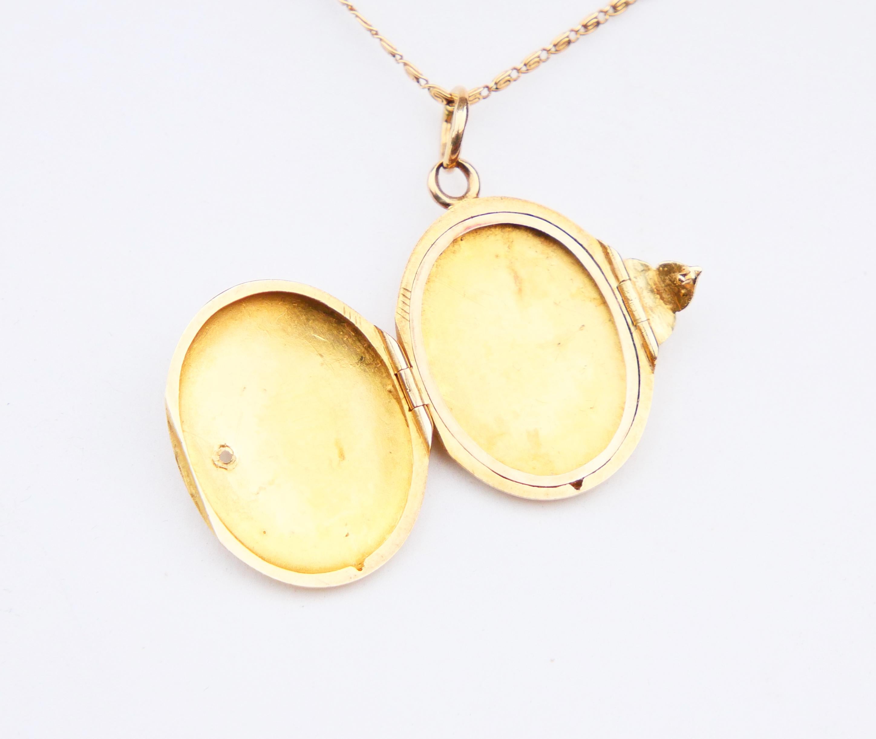 Women's or Men's Antique Nordic Pendant Picture Locket oval solid 18K Yellow Gold/ 4.35gr For Sale