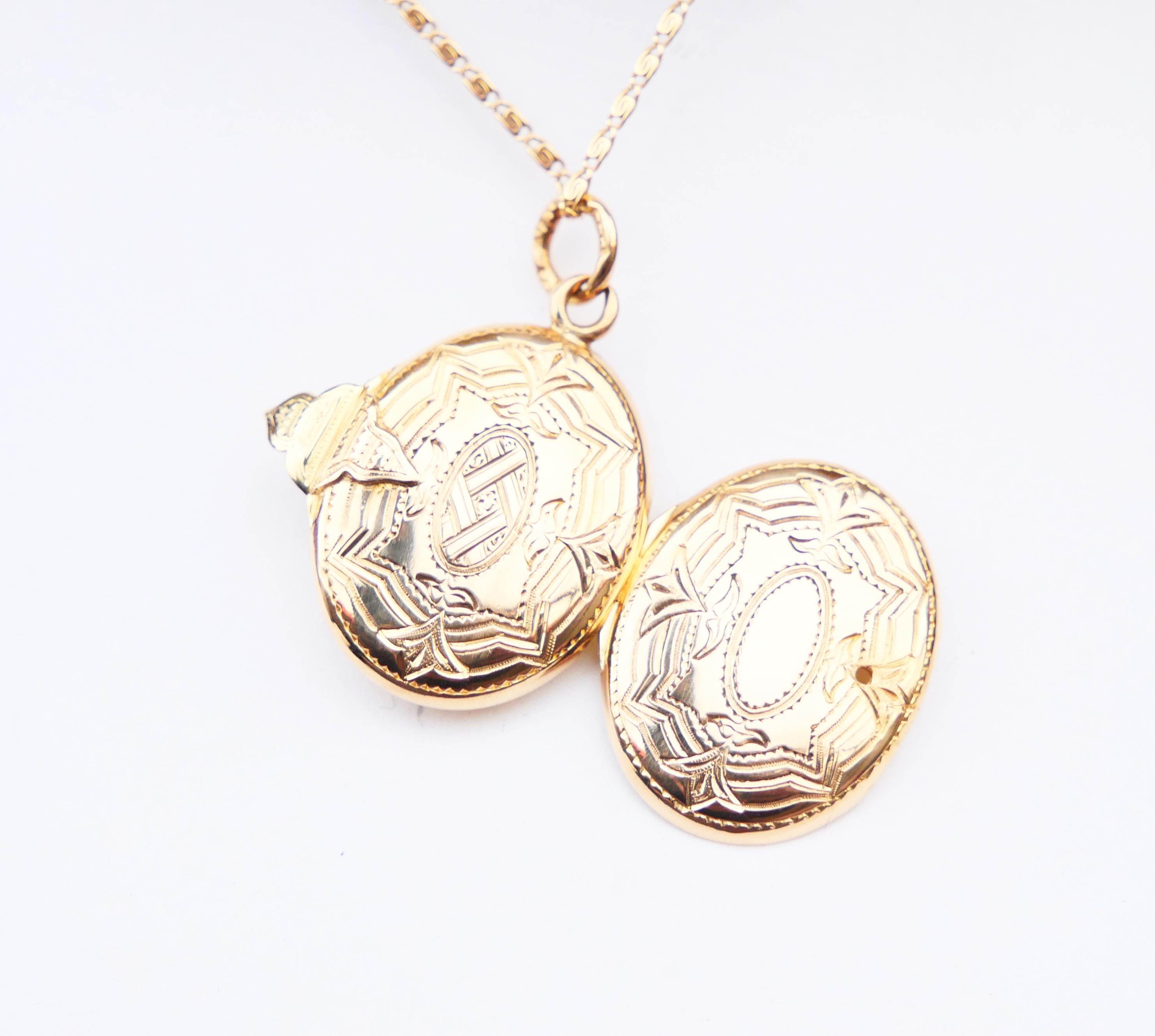 Antique Nordic Pendant Picture Locket oval solid 18K Yellow Gold/ 4.35gr For Sale 1