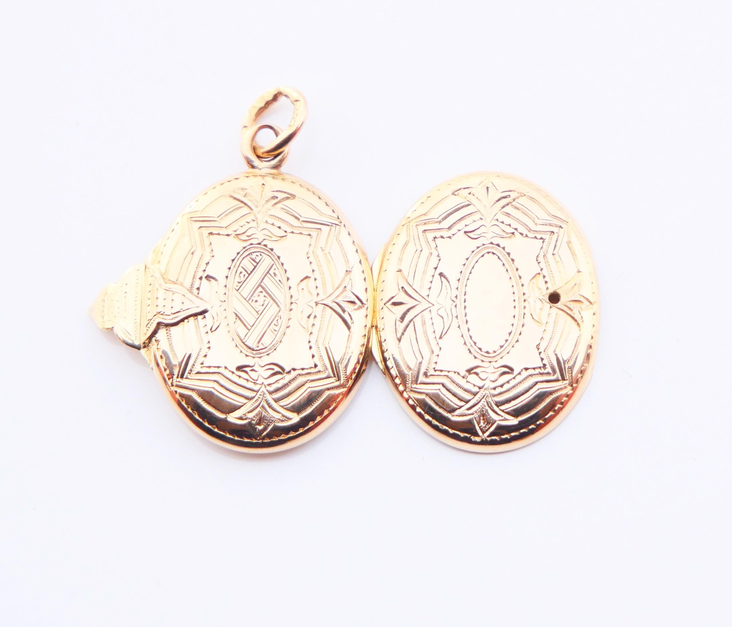 Antique Nordic Pendant Picture Locket oval solid 18K Yellow Gold/ 4.35gr For Sale 4