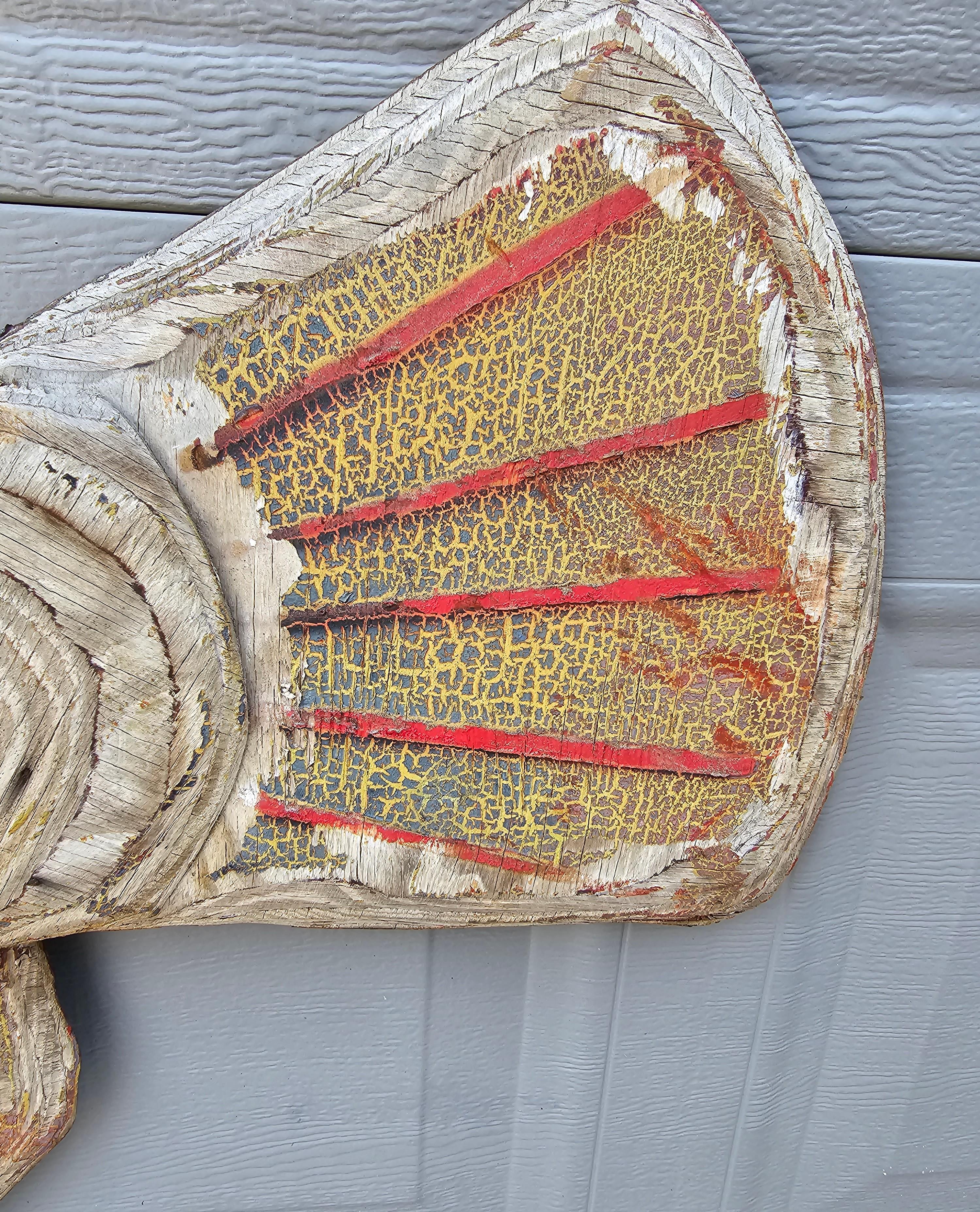 Antikes Nord Carolina Bait Shop Handelsschild aus bemaltem Holz mit Fischmotiven im Zustand „Relativ gut“ im Angebot in Forney, TX
