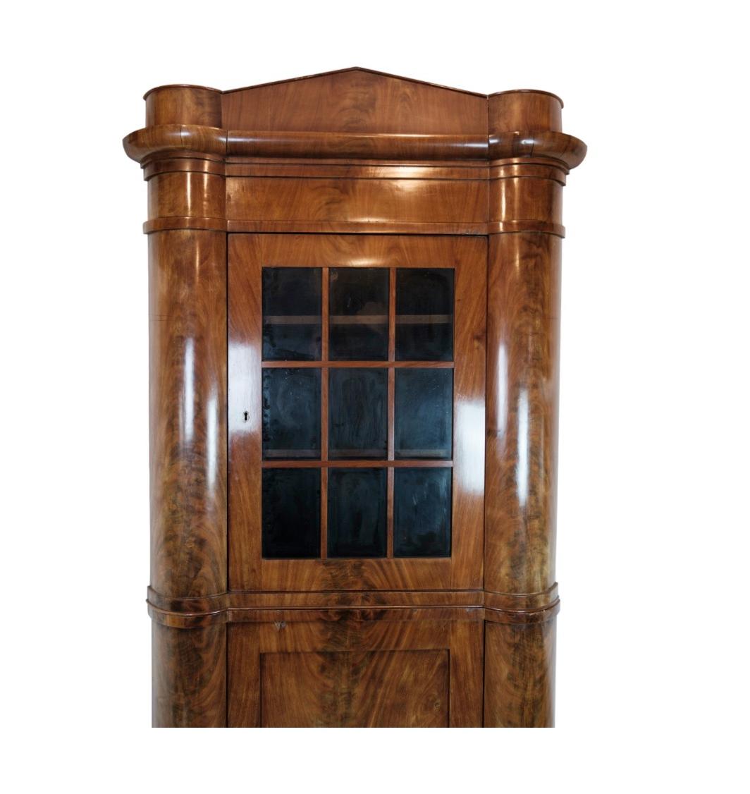 Antique Late Empire North German Corner Cabinet In Polished Mahogany From 1840s For Sale 4