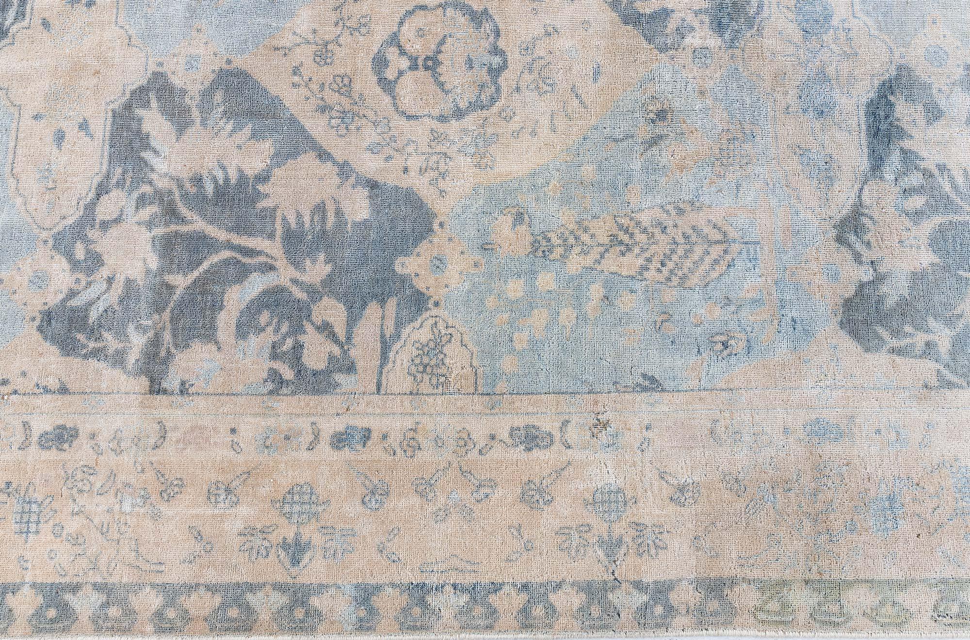 XX secolo Antico tappeto di lana botanico dell'India del Nord Doris Leslie Blau in vendita