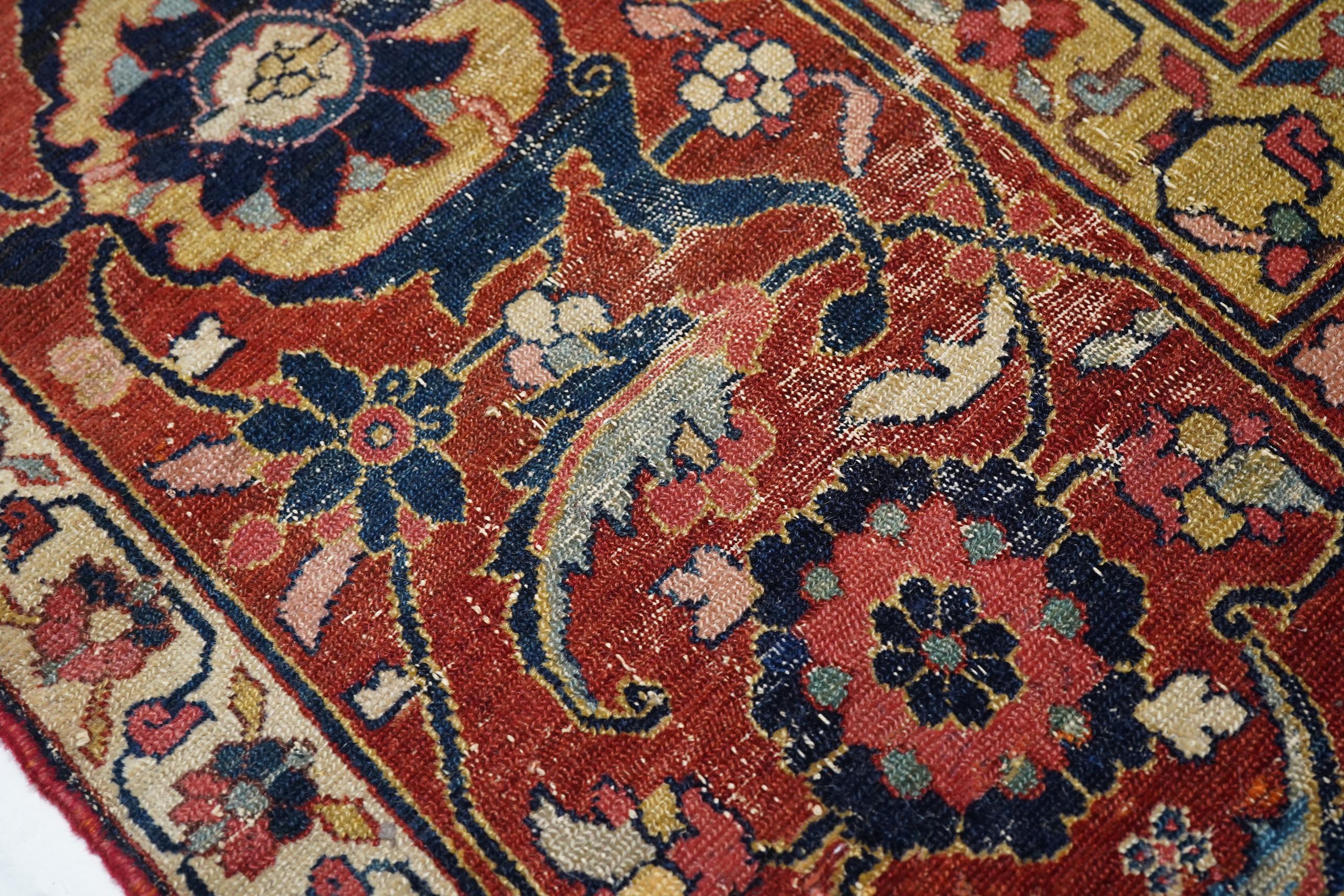 Antiker nordwestlicher persischer langer Teppich 7'10
