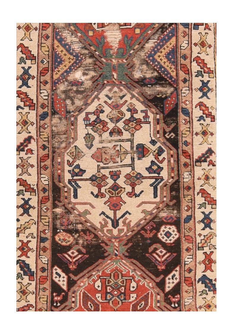Tapis persan ancien nord-ouest de 3' x 10'5'' Bon état - En vente à New York, NY