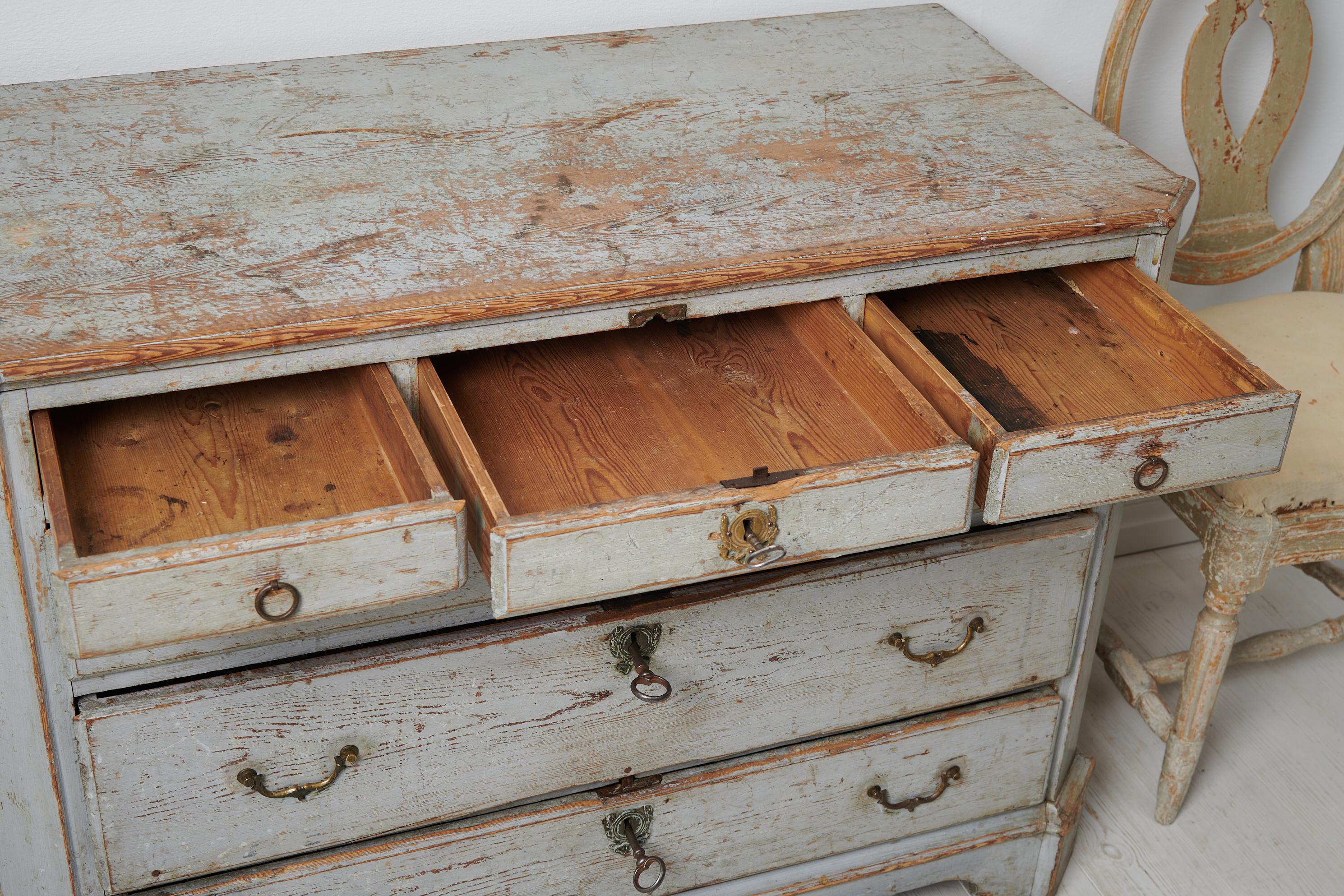 Antique Northern Swedish Classic Gustavian Chest of Drawers For Sale 5