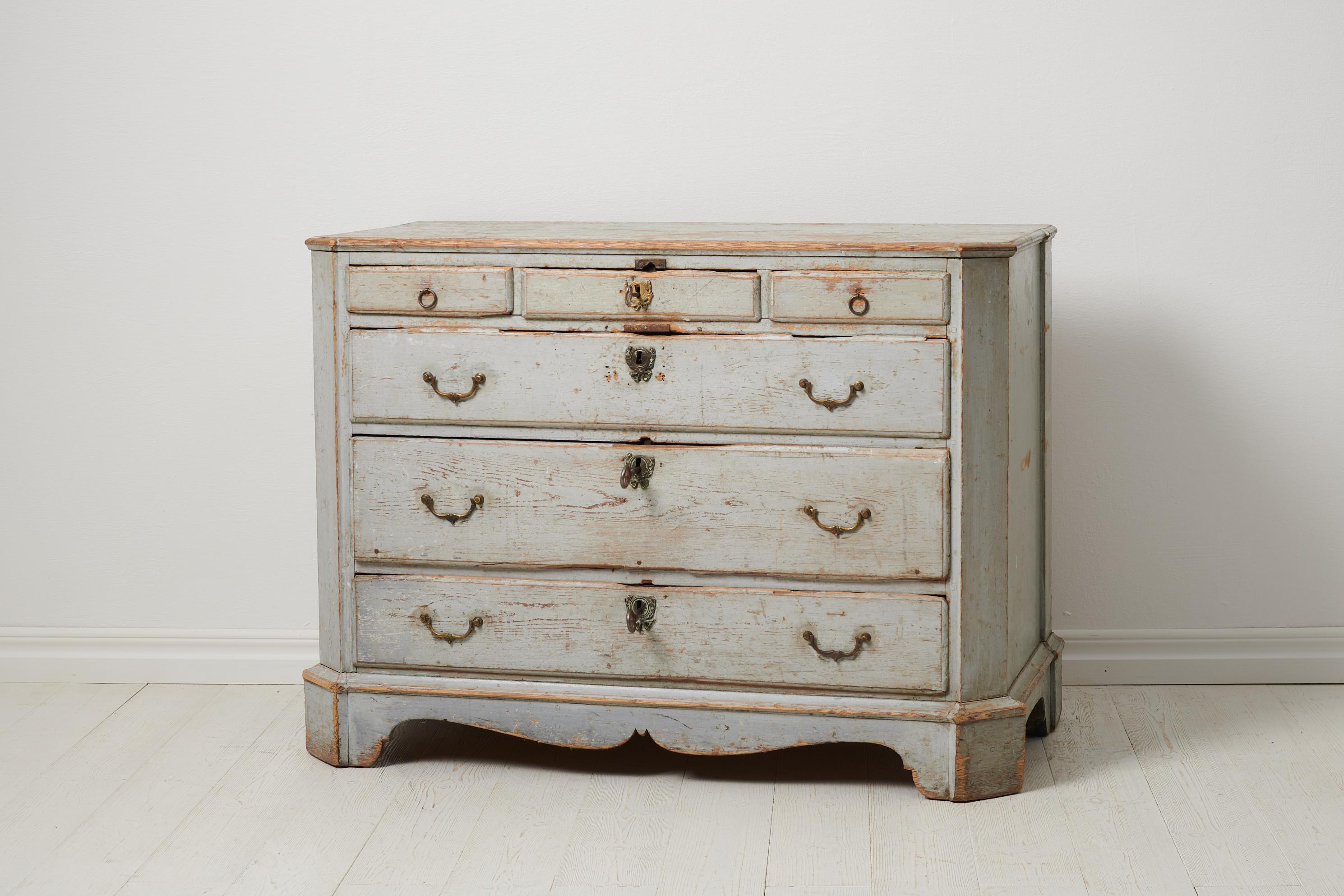 Antique Northern Swedish Classic Gustavian Chest of Drawers For Sale 1