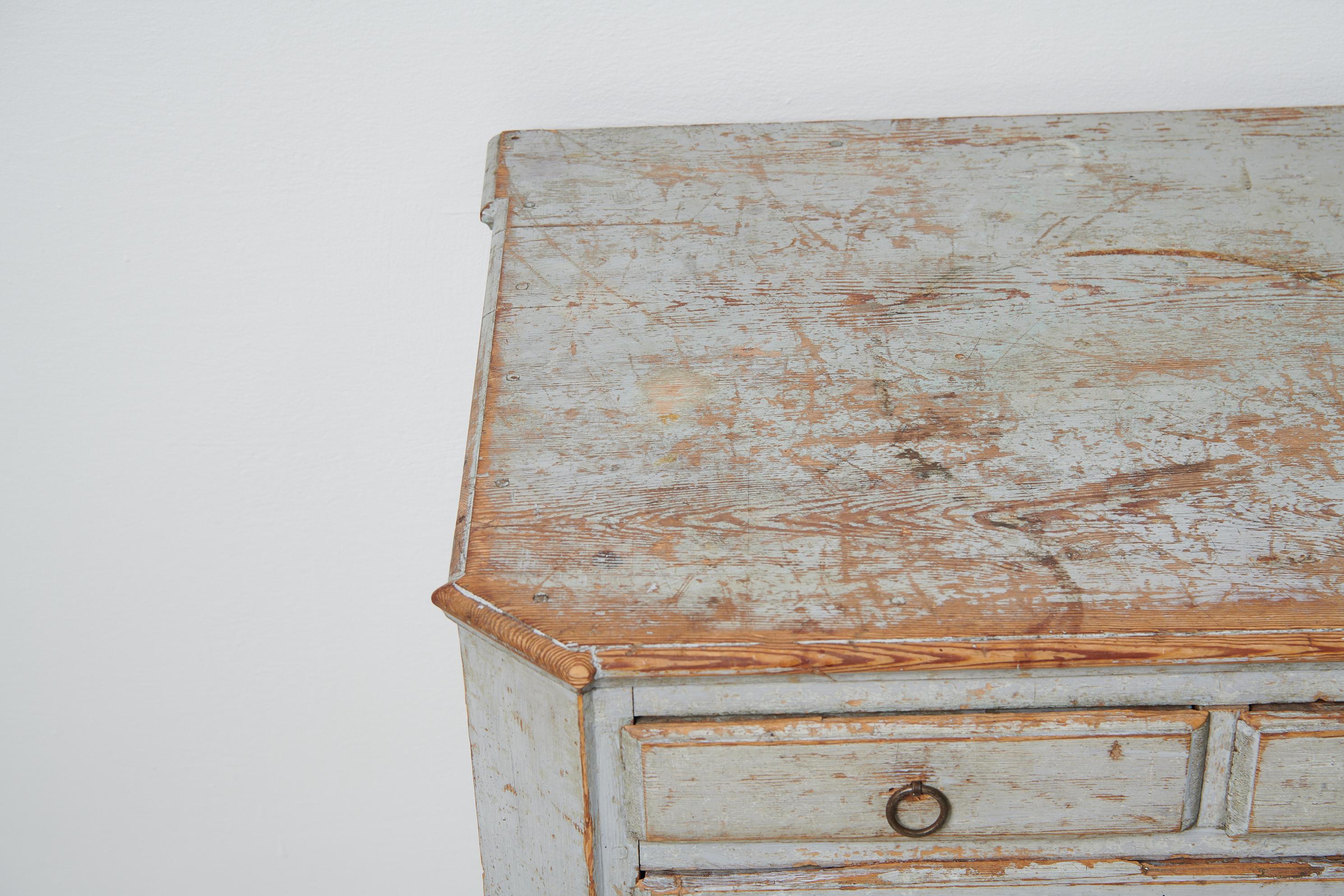 Antique Northern Swedish Classic Gustavian Chest of Drawers For Sale 3