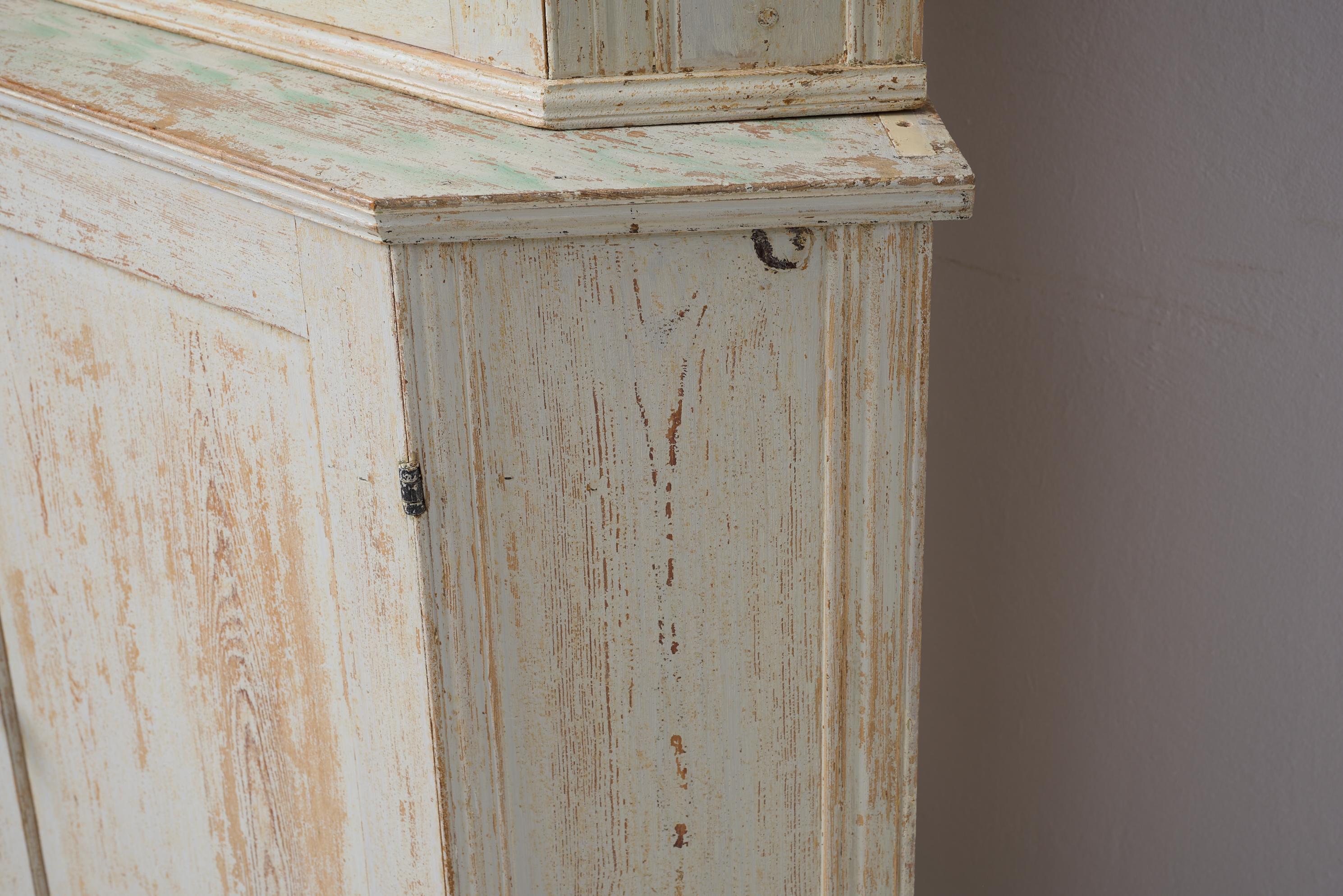 Antique Northern Swedish Country House White Gustavian Style Corner Cabinet For Sale 7