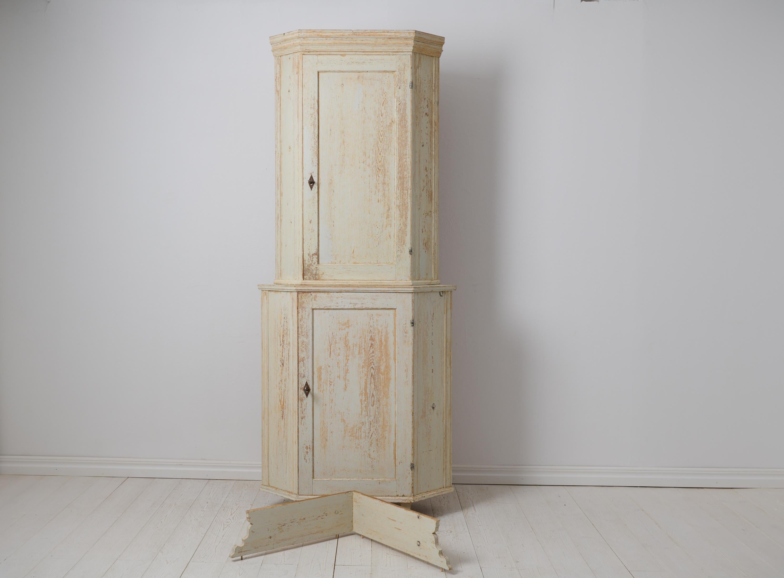 19th Century Antique Northern Swedish Country House White Gustavian Style Corner Cabinet For Sale