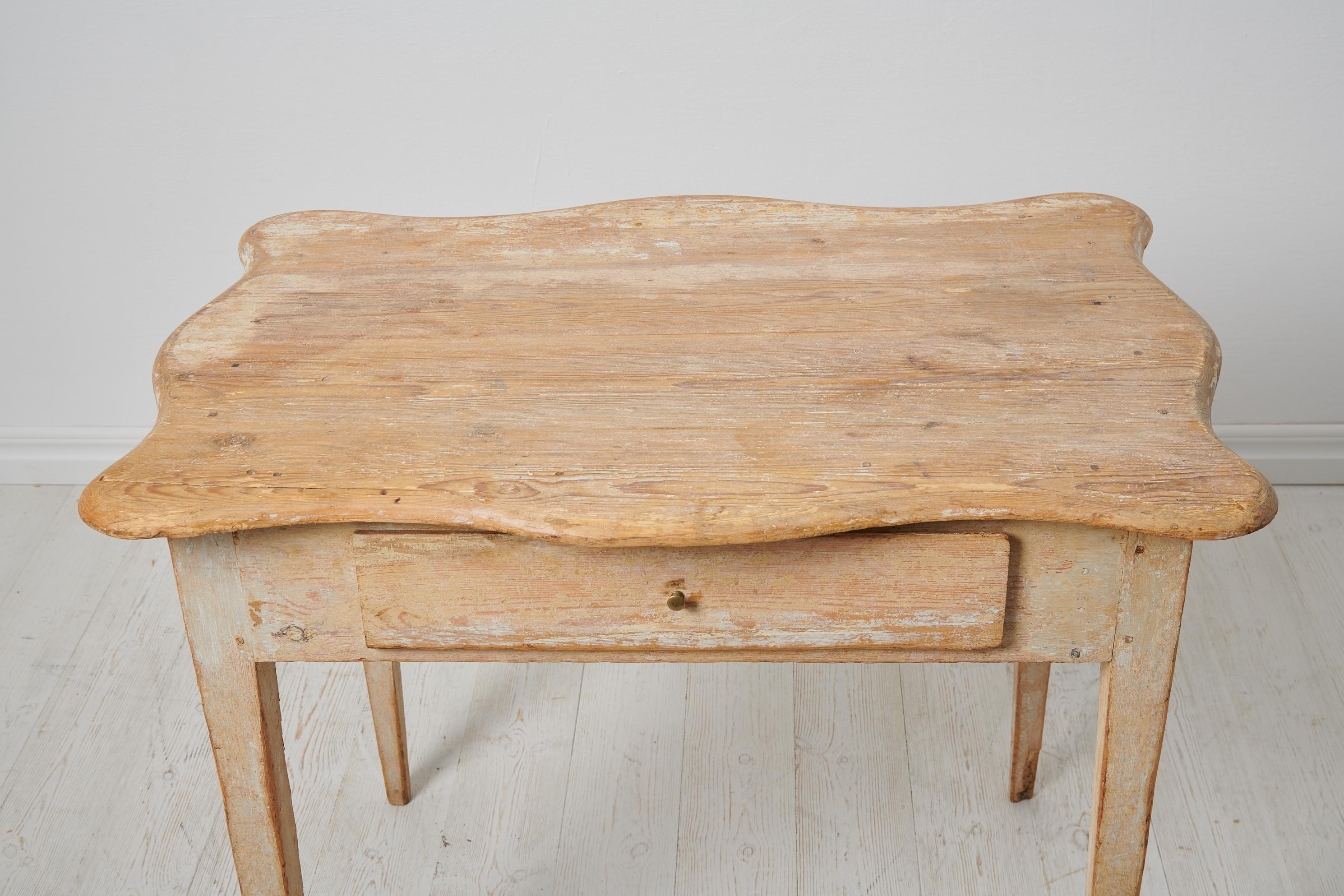 Antique Northern Swedish Elegant Country House Table For Sale 2