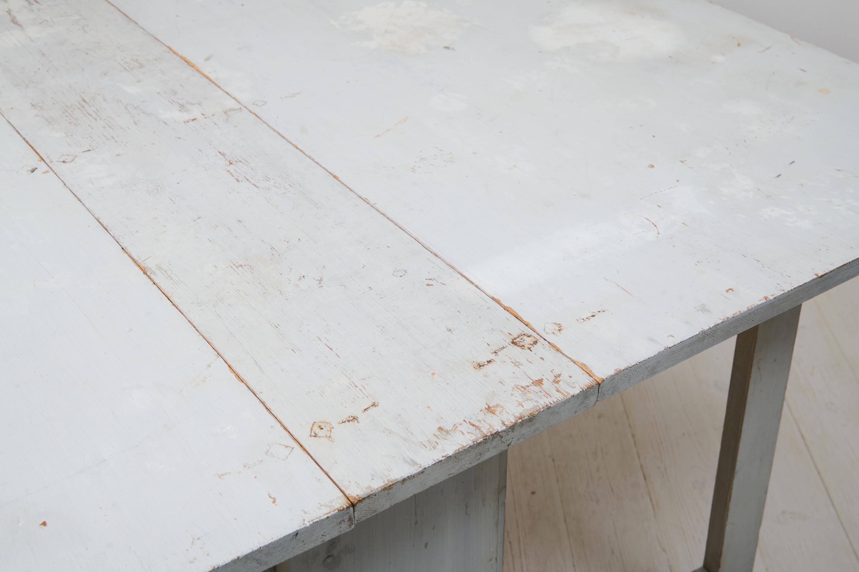 Antiker nordschwedischer echter gustavianischer Light Drop-Leaf Tisch im Zustand „Gut“ im Angebot in Kramfors, SE