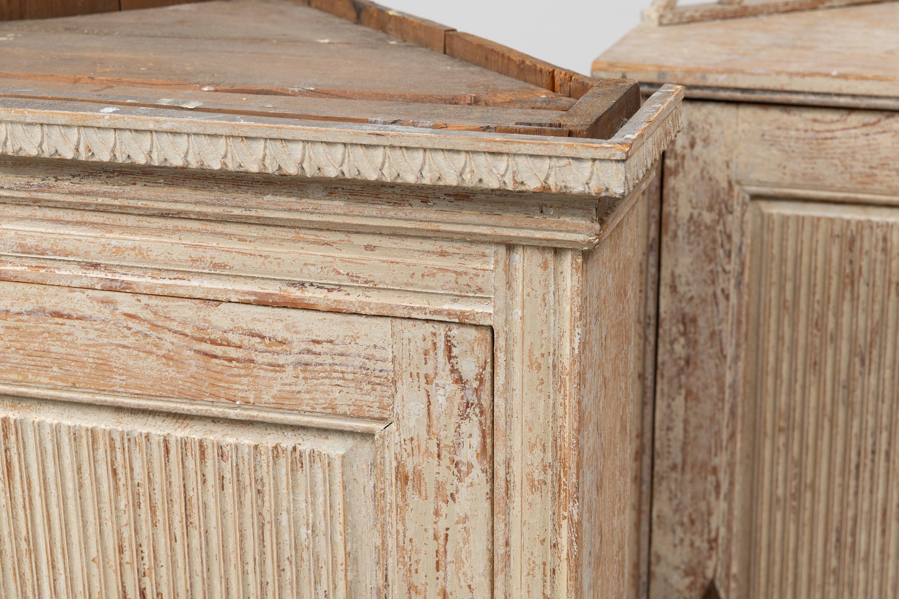 Antique Northern Swedish Gustavian Corner Cabinet  For Sale 5