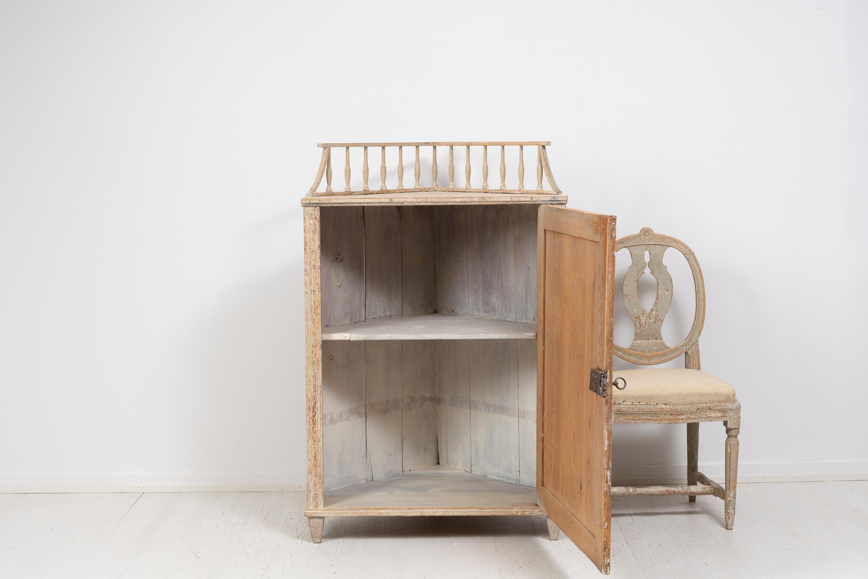 Antique Northern Swedish Gustavian Corner Cabinet  For Sale 1