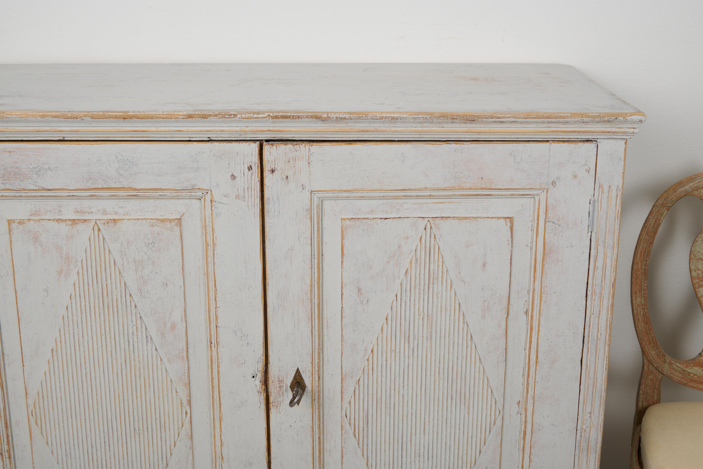 Antique Northern Swedish Gustavian Period Handmade Rustic Pine Sideboard For Sale 5