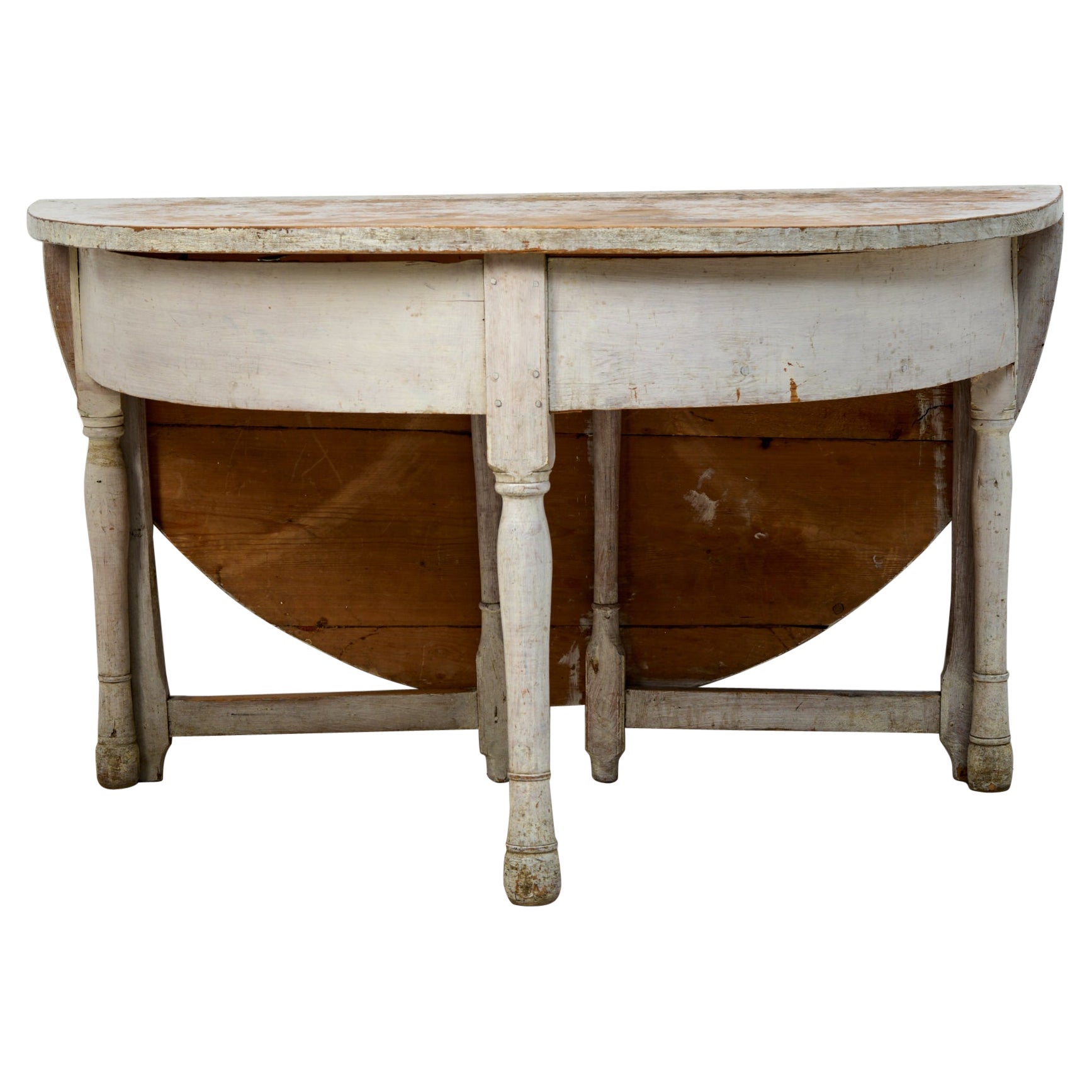Mesa consola redonda antigua de pino macizo hecha a mano en el norte de Suecia en venta
