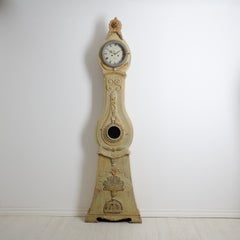 Antike nordschwedische Standuhr mit original handgeschnitztem Dekor