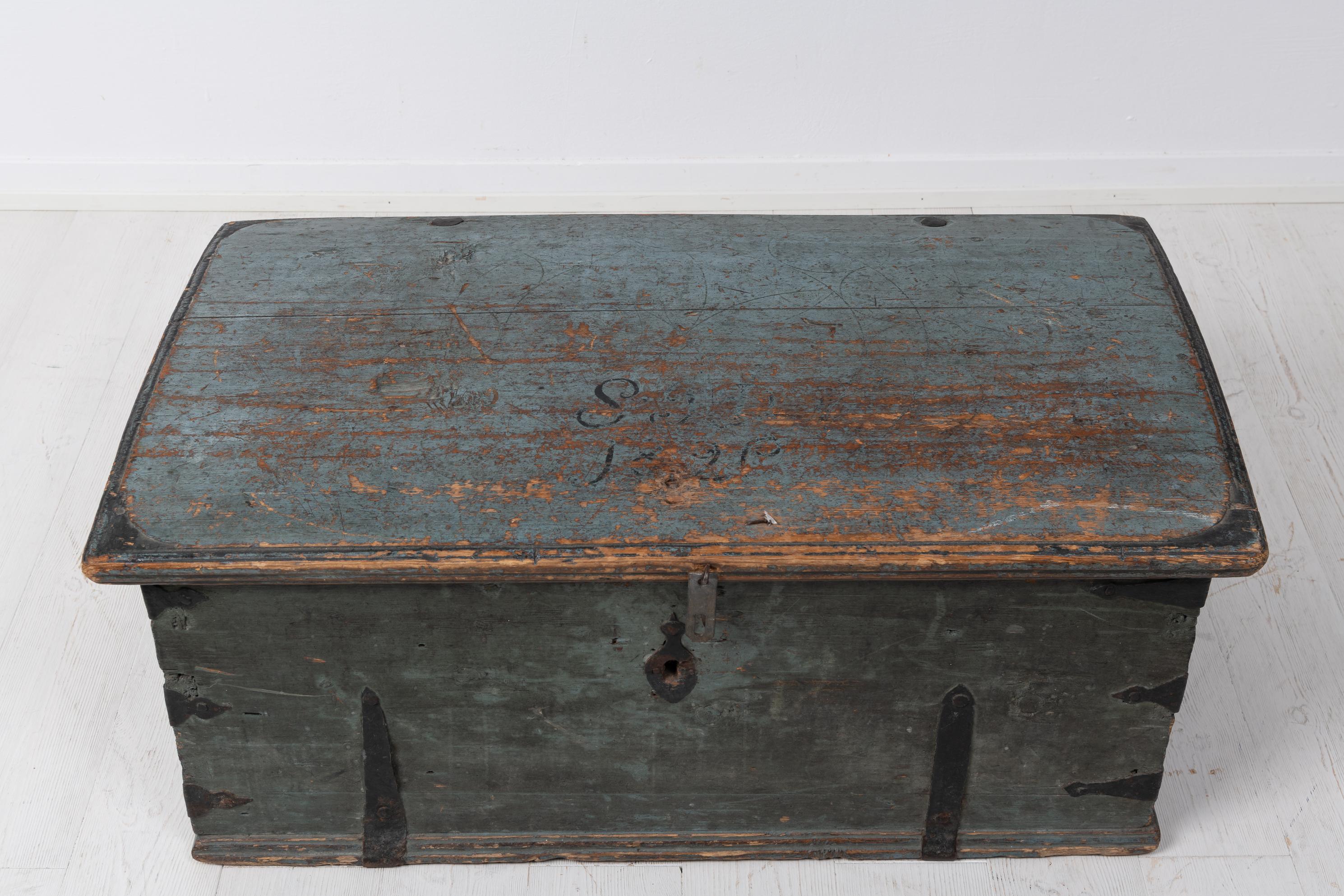 19th Century Antique Northern Swedish Mid-Size Chest For Sale