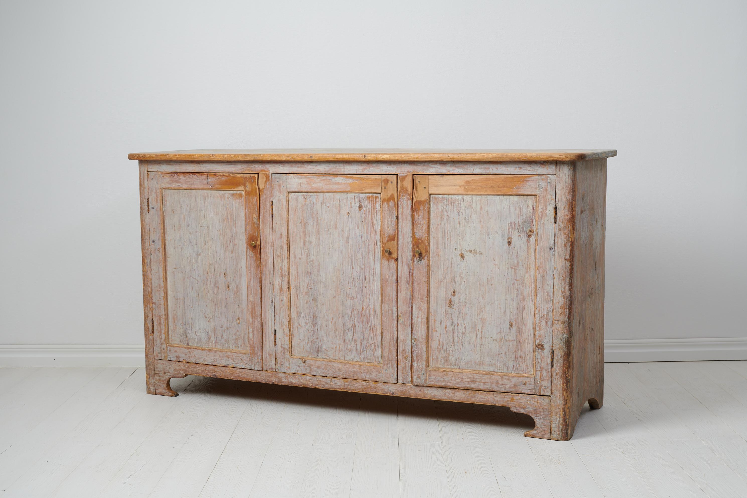 Antique Northern Swedish Rustic Country Sideboard In Good Condition In Kramfors, SE