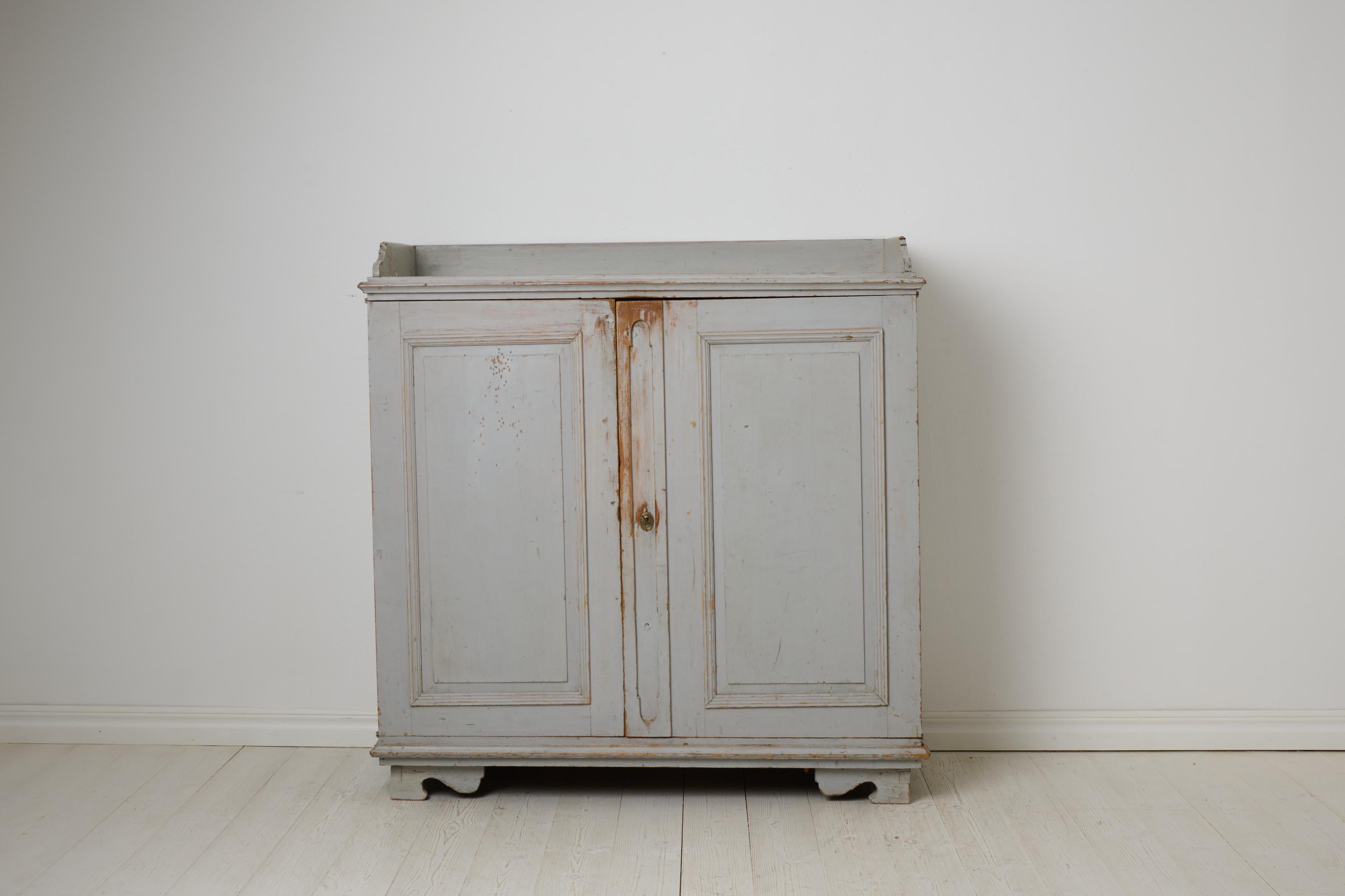 XIX secolo Antique Northern Swedish Rustic Sideboard in Gustavian Style with Natural Patina in vendita