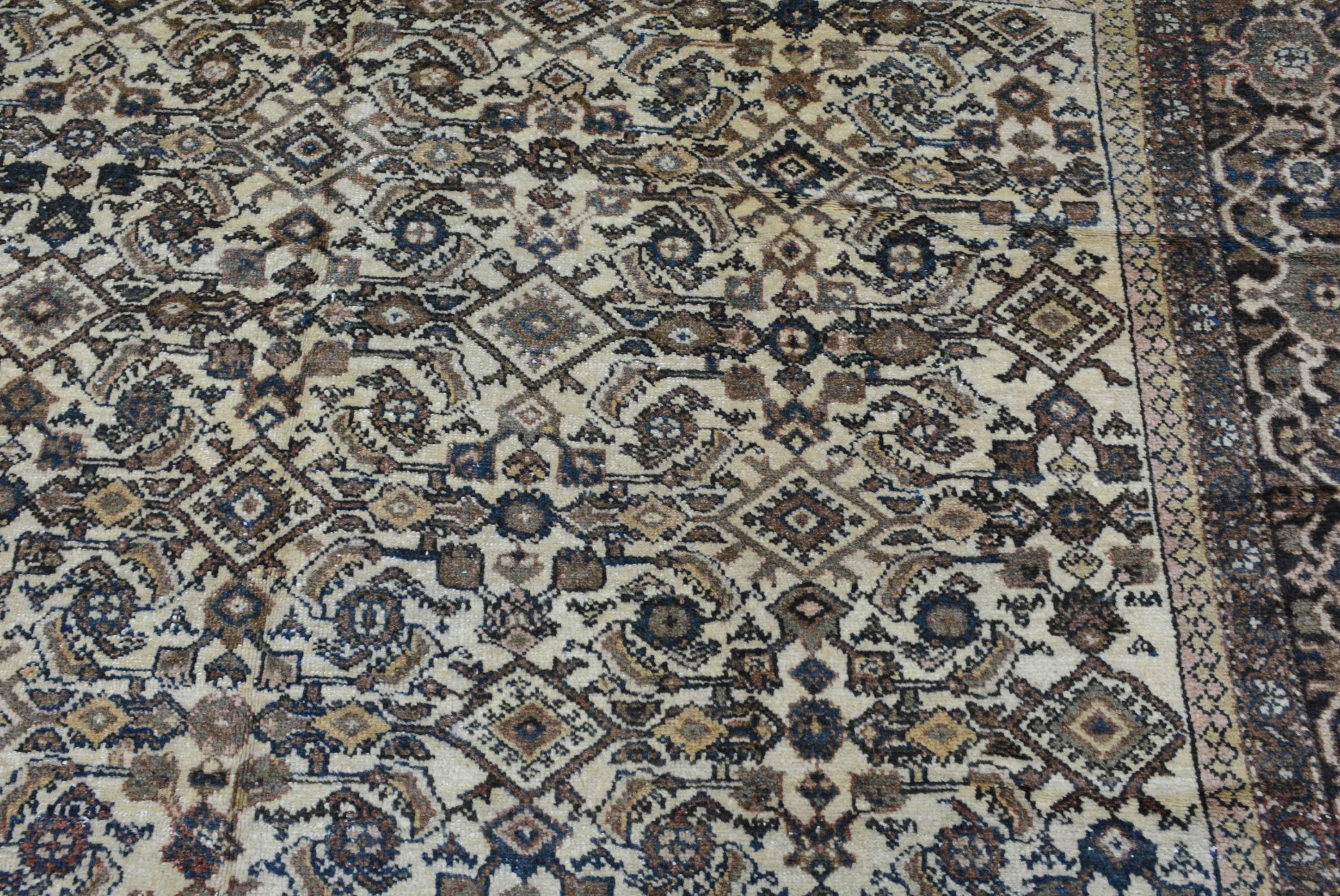 Perse Tapis persan ancien du Nord-Ouest en vente