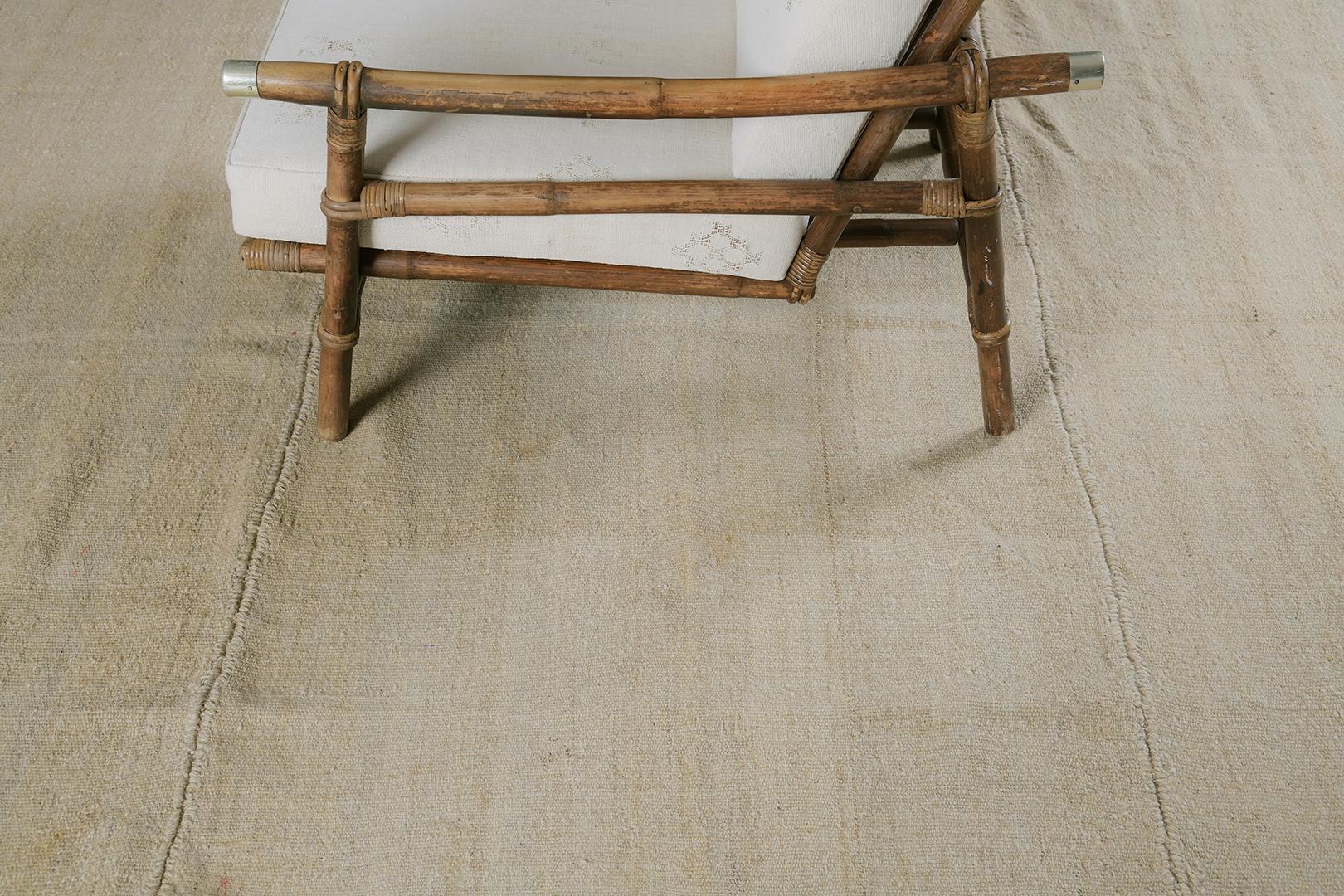 Antiker nordwestlicher persischer Kelim 29727 (Persisch) im Angebot