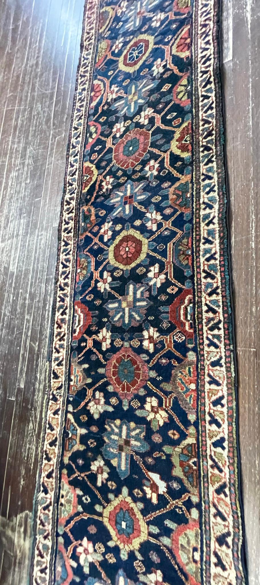 Antique nord-ouest, persan kurde/bohémien  Tapis de couloir 2''5 x 19''7 Bon état - En vente à Evanston, IL