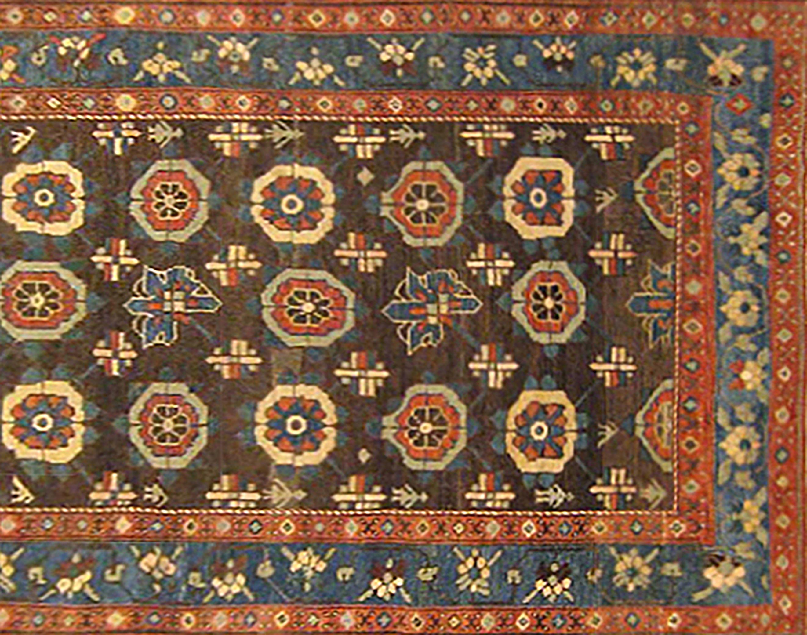 Antique Northwest Persian Oriental Rug, in Gallery Size, W/ Circles In Good Condition For Sale In New York, NY