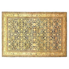 Tapis persan oriental ancien du Nord-Ouest, taille de la pièce, avec éléments floraux